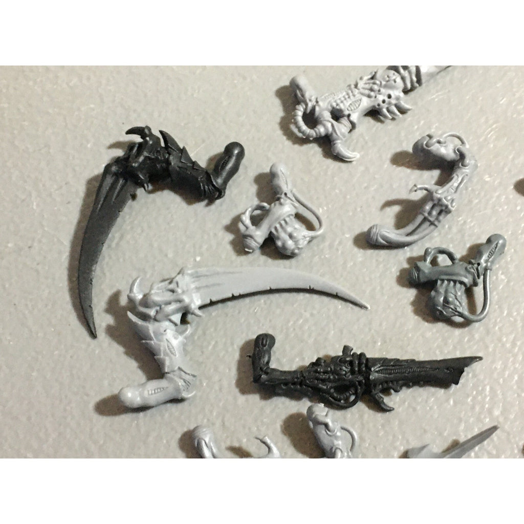 A22317 WARHAMMER 40K TYRANIDS BITS LOT MIXED GAMES WORKSHOP GW