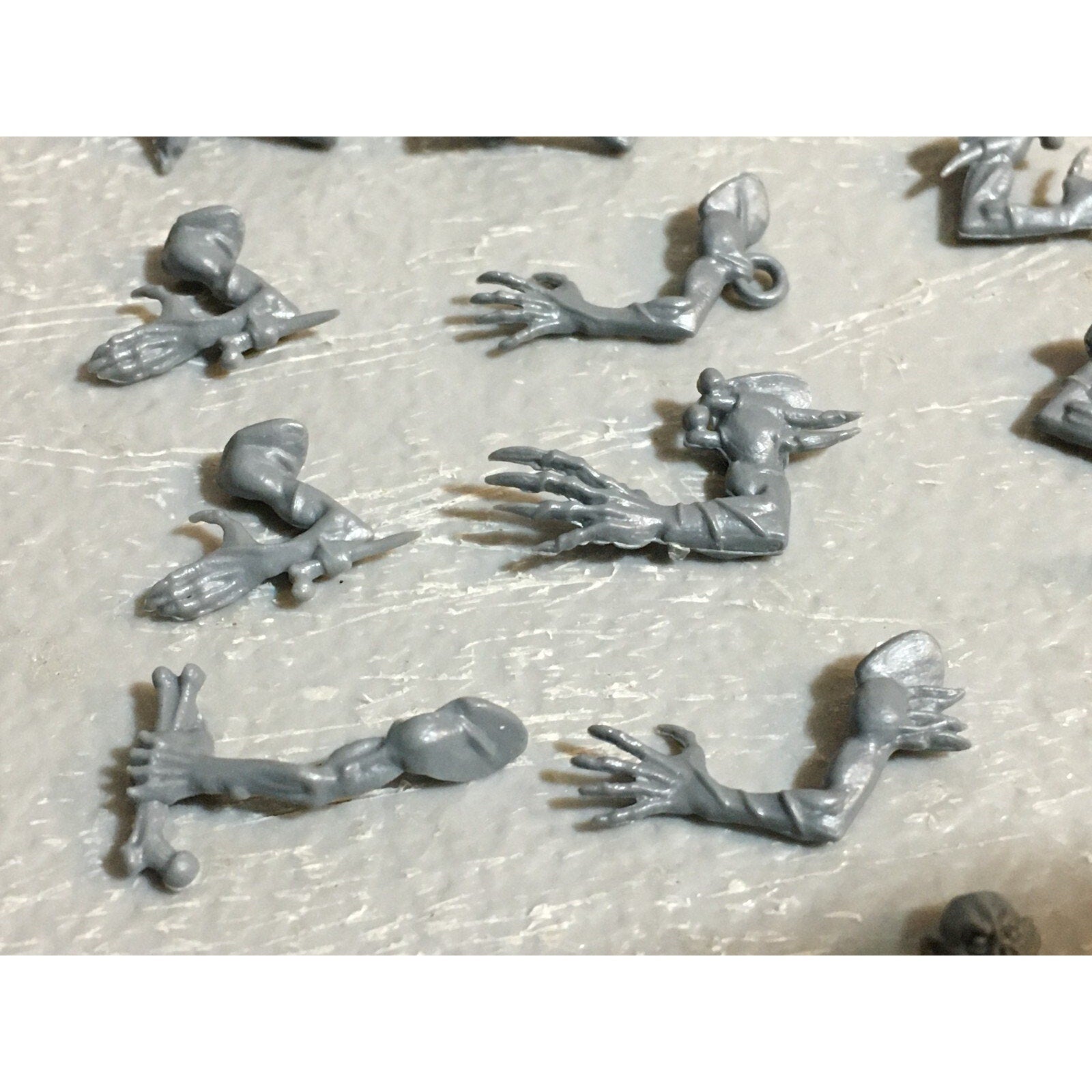 A23456 WARHAMMER FANTASY VAMPIRE COUNTS UNDEAD BITS LOT GHOUL ARMS GW