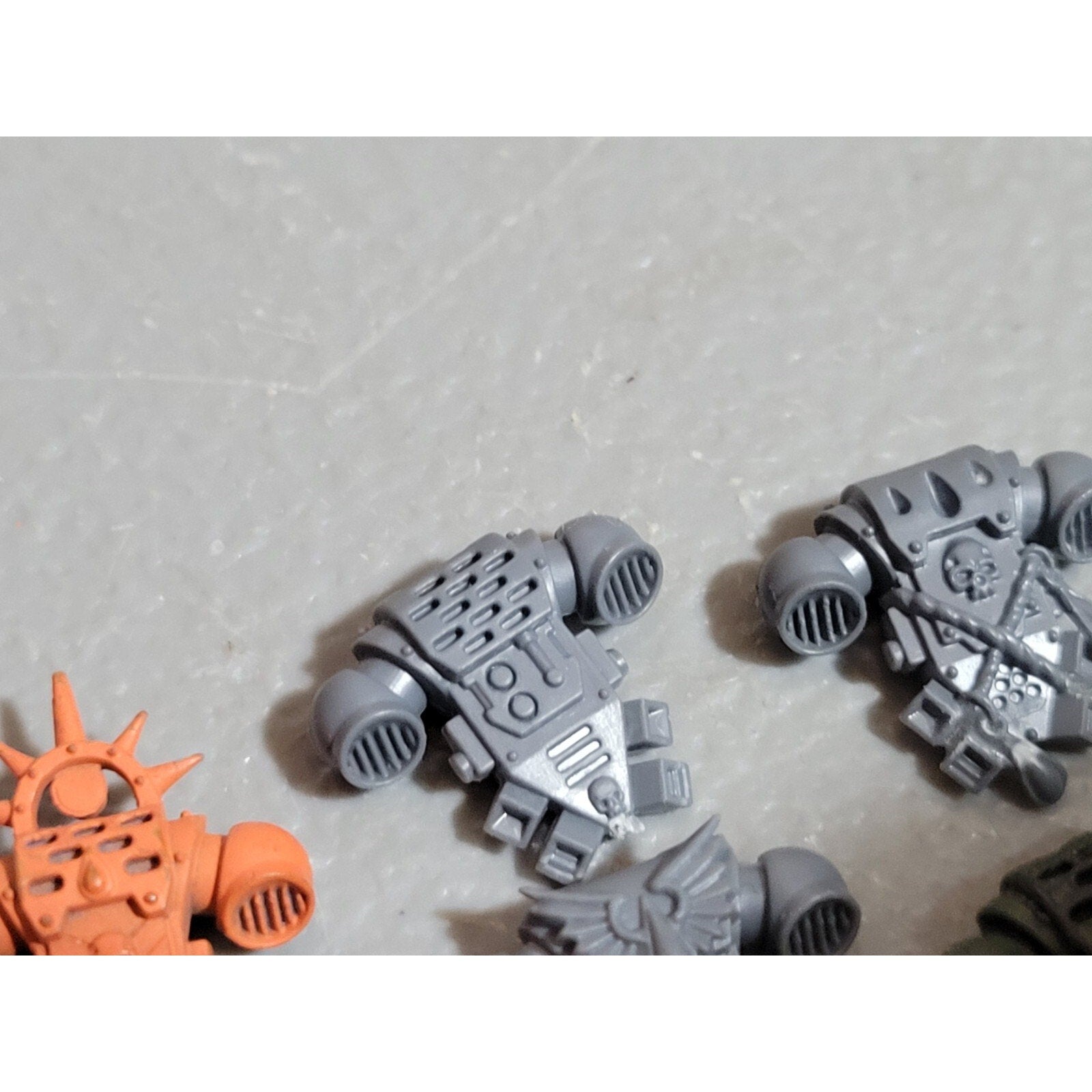 A19068 WARHAMMER 40K SPACE MARINES BLOOD ANGELS BACKPACK 11 PK BITS LOT
