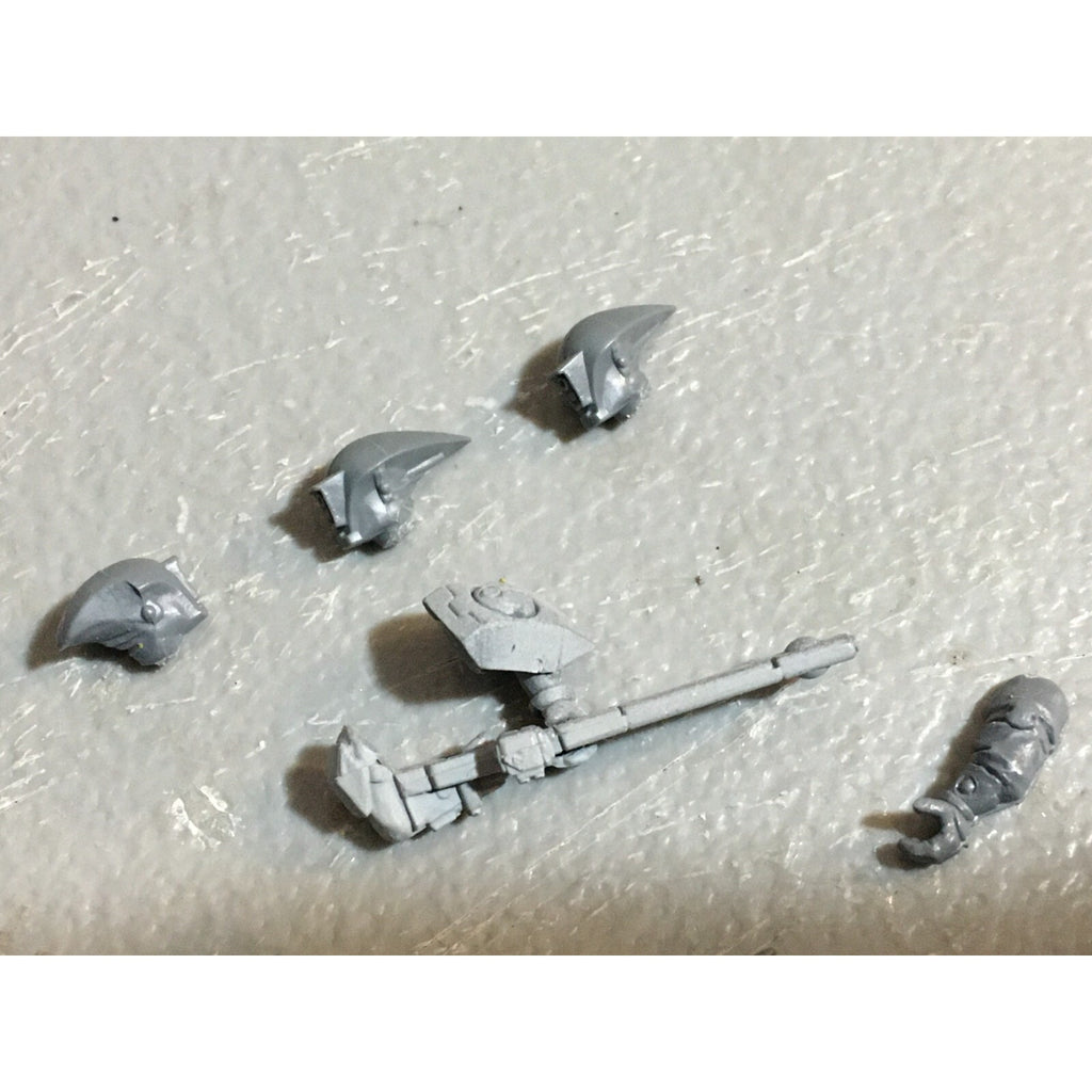 A23150 WARHAMMER 40K TAU EMPIRE BITS LOT FIRE WARRIORS GUNS HEADS ARMS GW