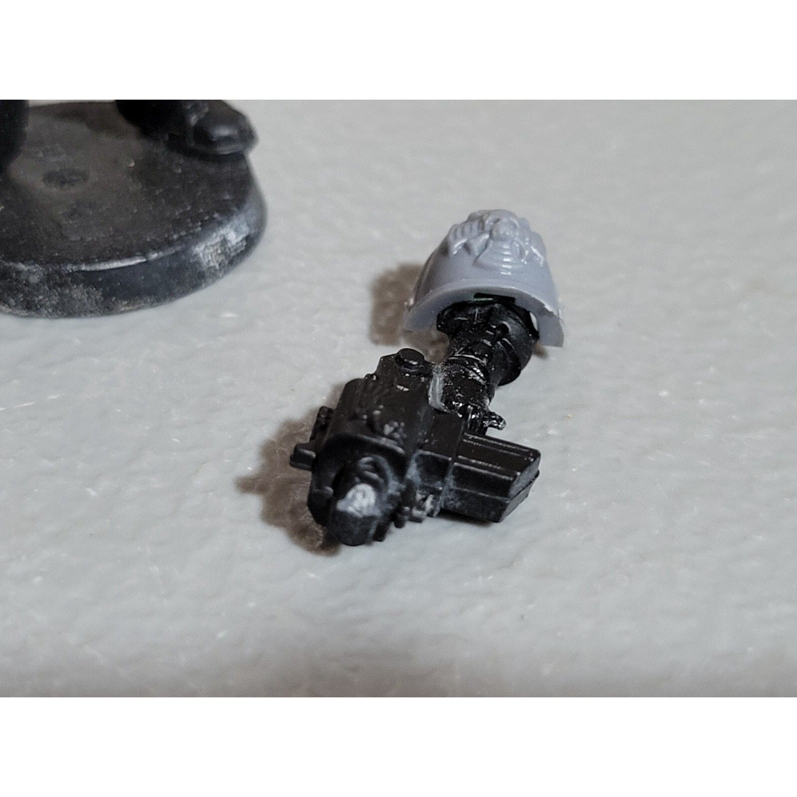 A18415 WARHAMMER 40K SPACE MARINES CAPTAIN LIEUTENANT CUST STORM BOLTER MACE