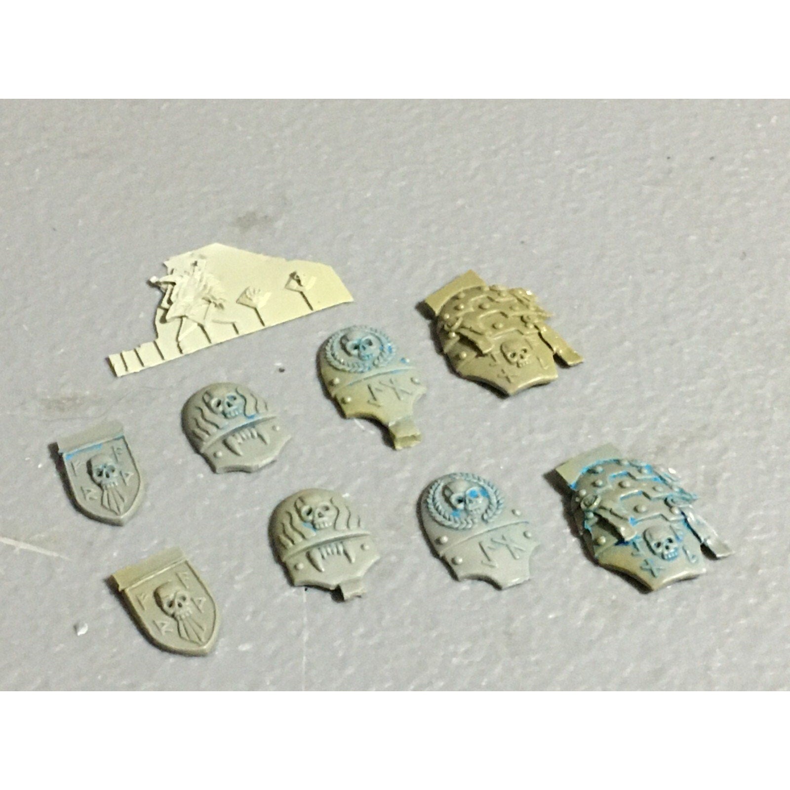 A22425 WARHAMMER 40K FORGEWORLD SPACE WOLVES PLATES ACCESSORY BITS LOT