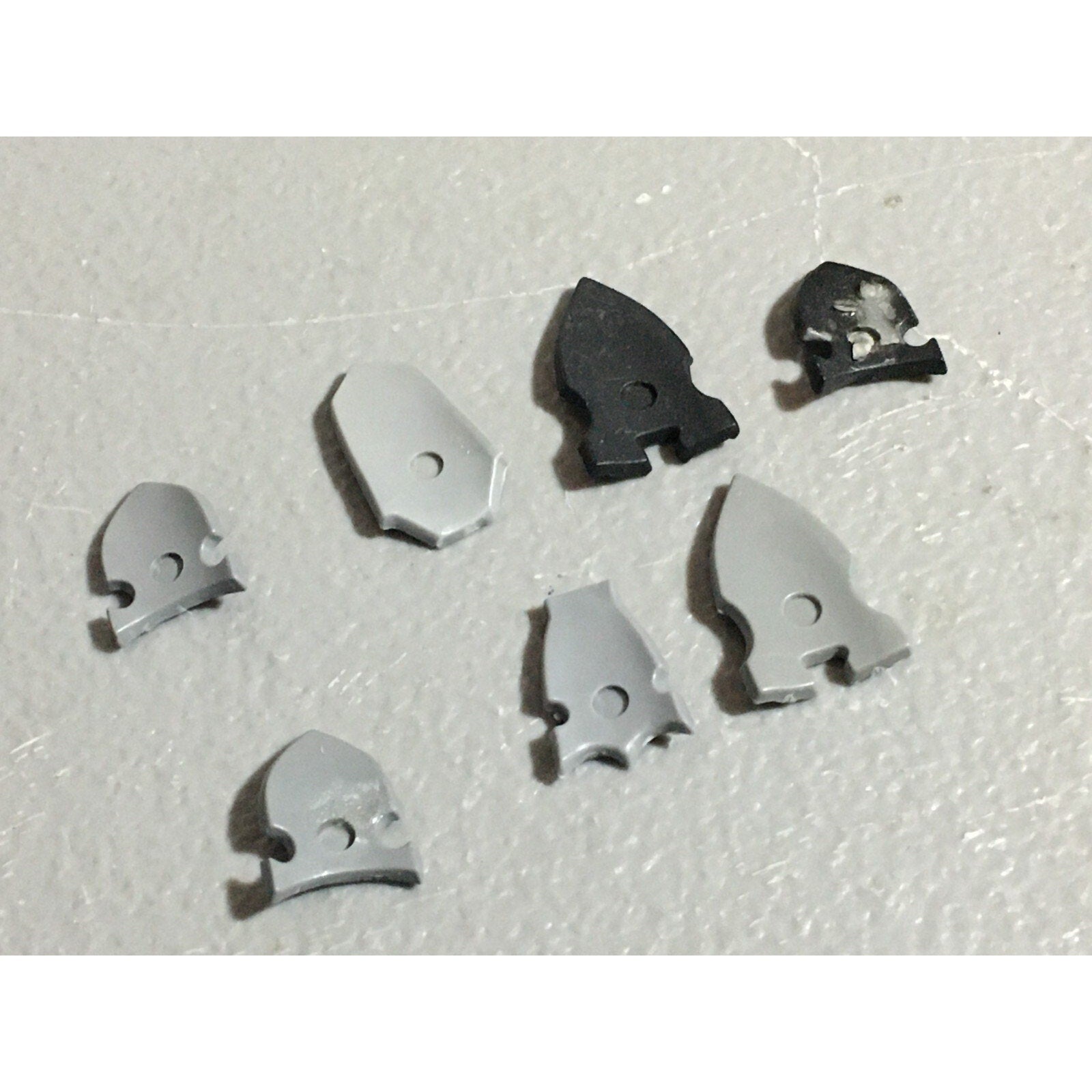 A22248 WARHAMMER FANTASY CHAOS MORTALS BITS LOT WARRIORS KNIGHTS SHIELDS GW OOP