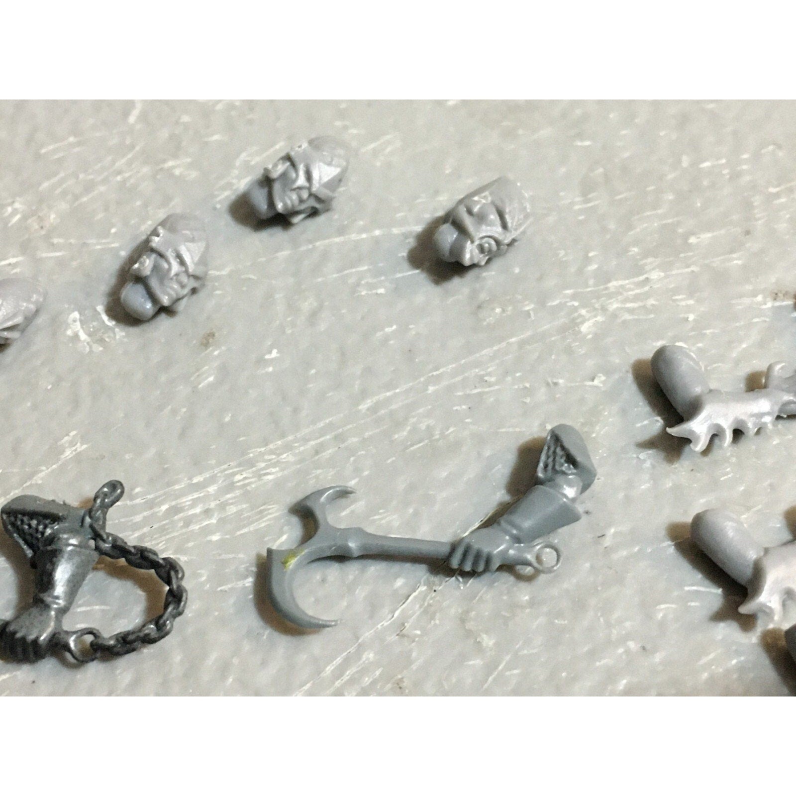 A23451 WARHAMMER FANTASY DARK ELVES BITS LOT ARMS HEADS SHIELDS GAMES WORKSHOP