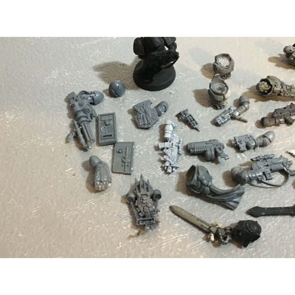 A20115 WARHAMMER 40K SPACE MARINES DARK BLOOD ANGELS BLACK TEMPLARS BITS LOT