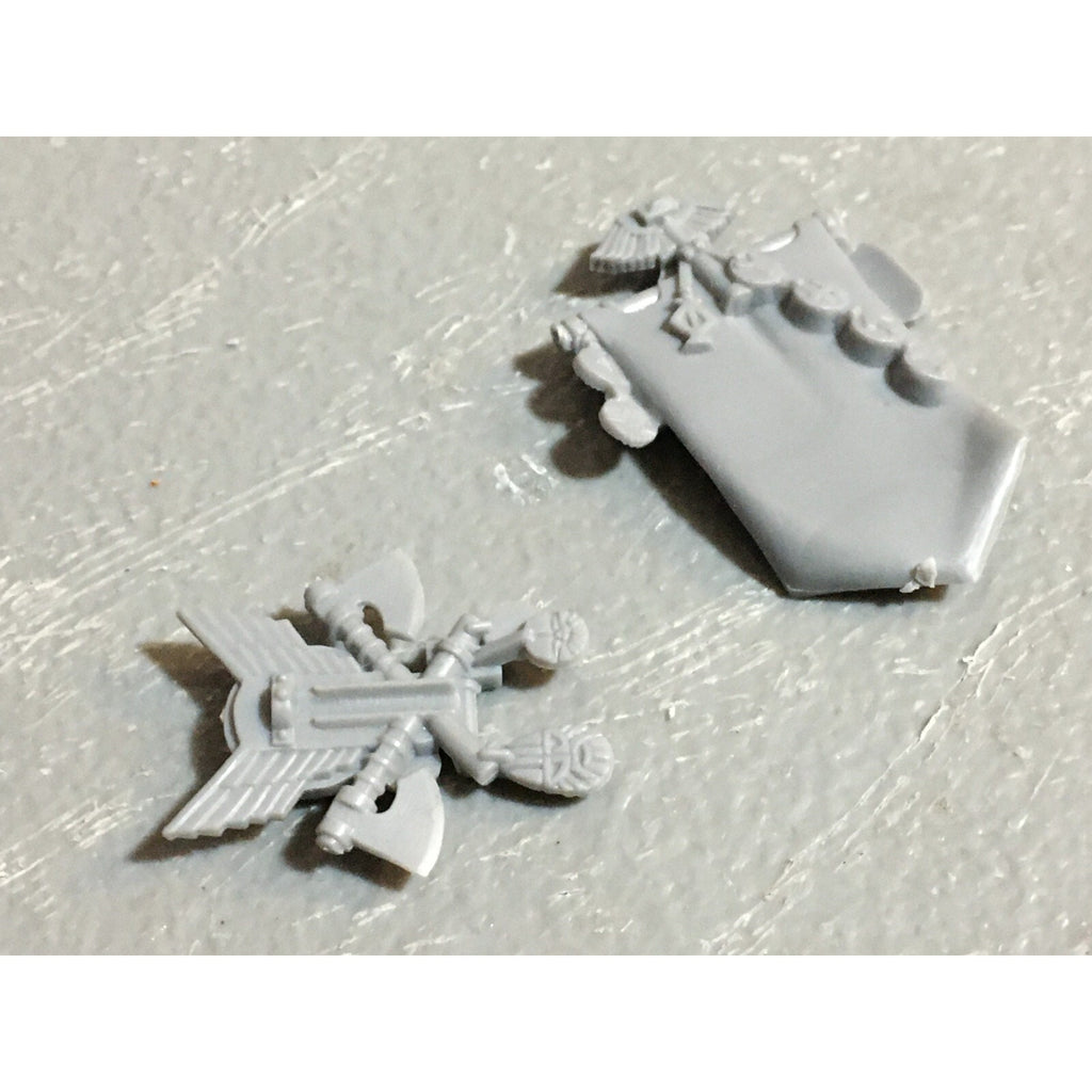 A23400 WARHAMMER FANTASY DWARFS BITS LOT WARRIORS ARMS BANNER GAMES WORKSHOP GW