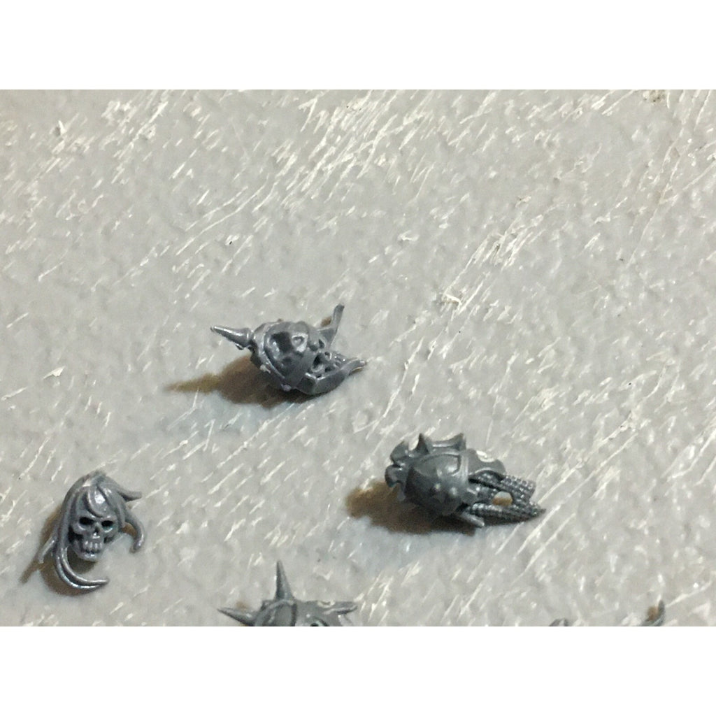 A23413 WARHAMMER FANTASY VAMPIRE COUNTS UNDEAD BITS LOT SKELETON WIGHT HEADS GW