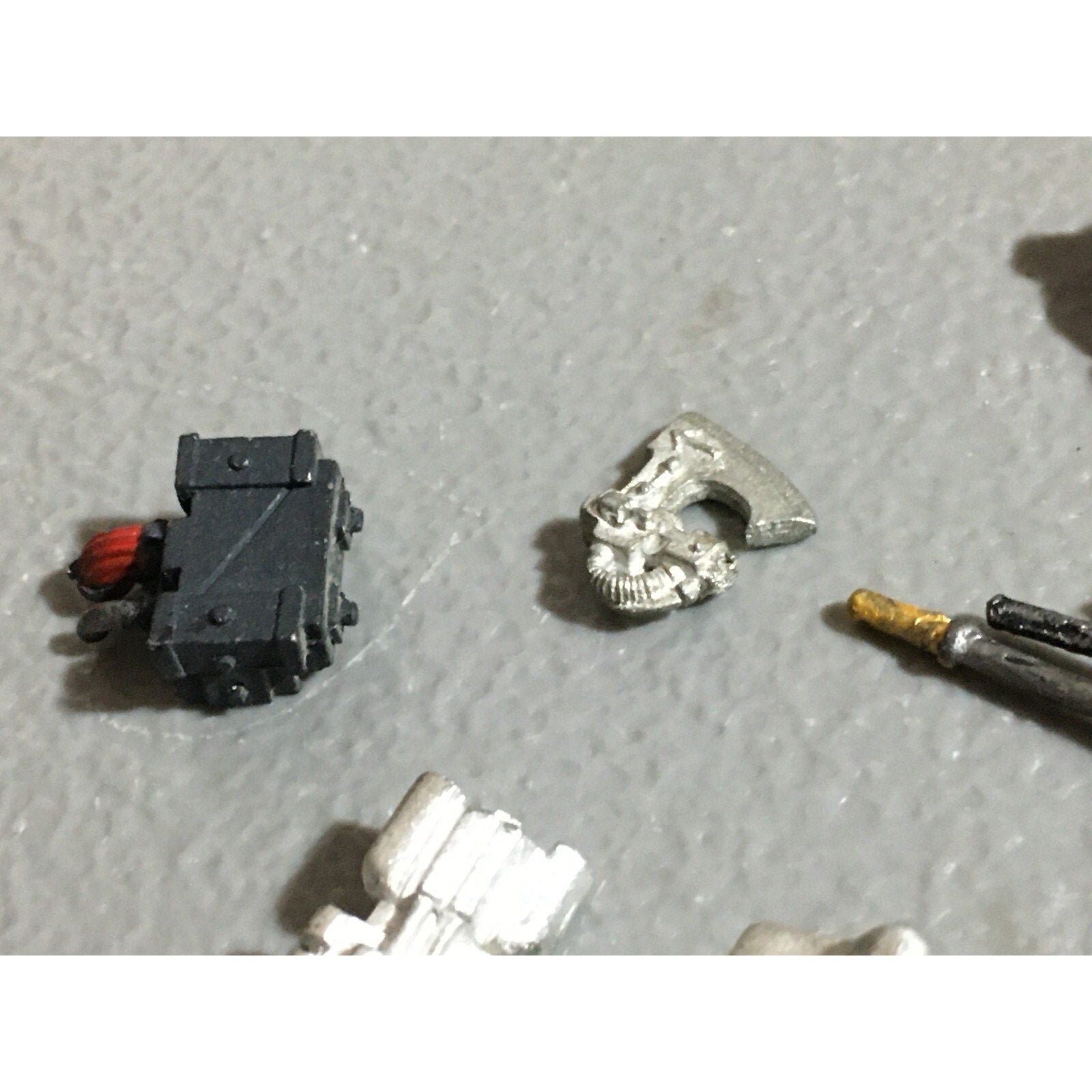 A22406 WARHAMMER 40K MIXED METAL BITS LOT IMPERIAL GUARD GAMES WORKSHOP GW