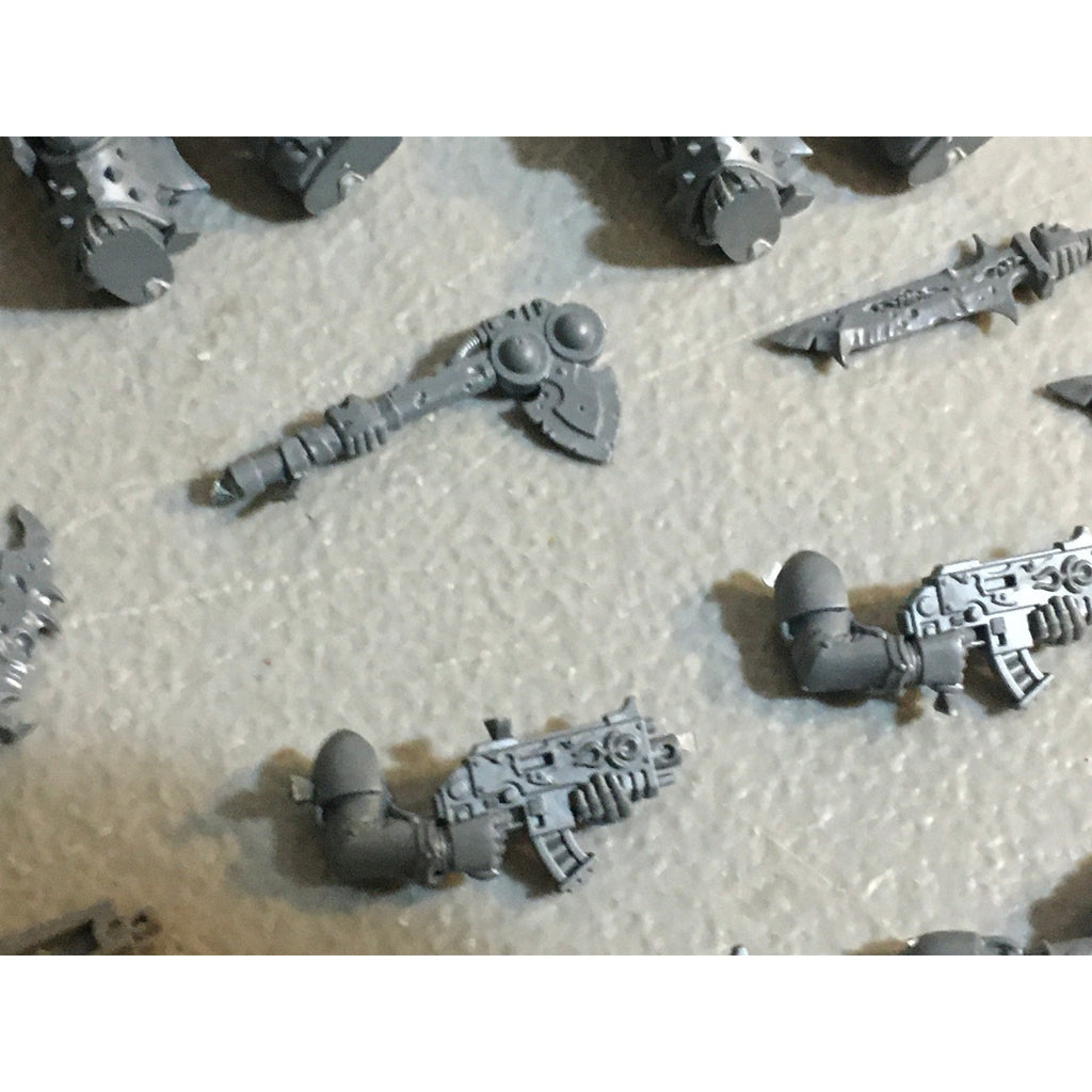 A31461 WARHAMMER 40K CHAOS DEATH GUARD BITS LOT BOLTER LEGS PLAGUE KNIFE GW