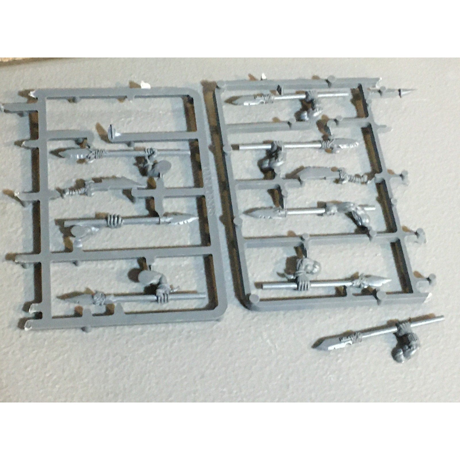 A33697 WARHAMMER FANTASY ORCS & GOBLINS BITS ON SPRUE LOT ORC BOYZ GW