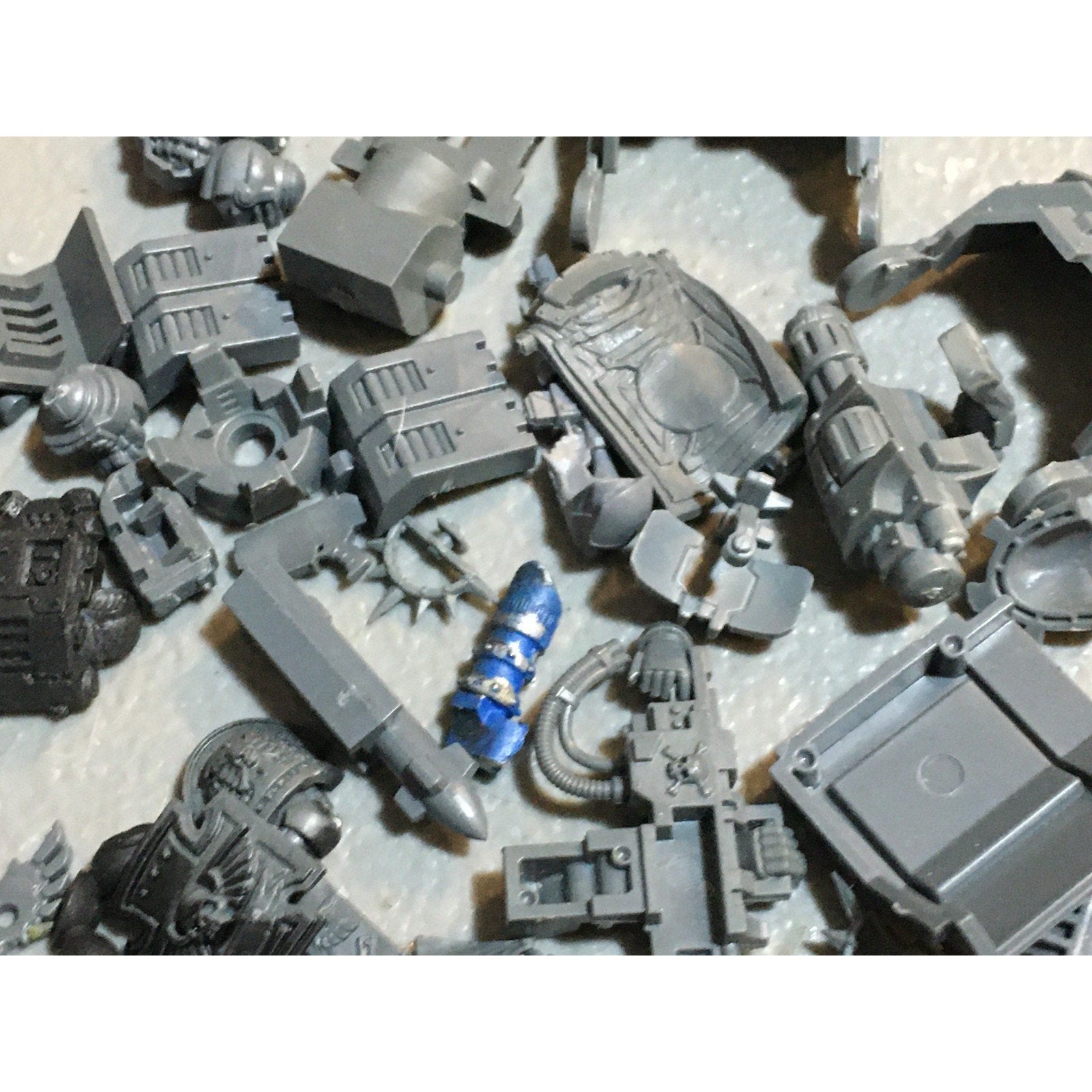 A26712 WARHAMMER 40K SPACE MARINES BITS LOT MIXED DREADNOUGHT DARK ANGELS OTHER