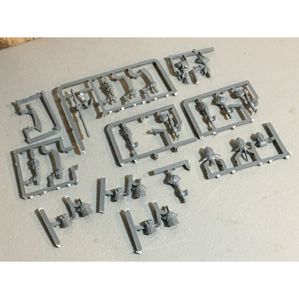 A23588 WARHAMMER AOS FANTASY OGRE KINGDOMS MAWTRIBES BITS ON SPRUE LOT HANDS GW