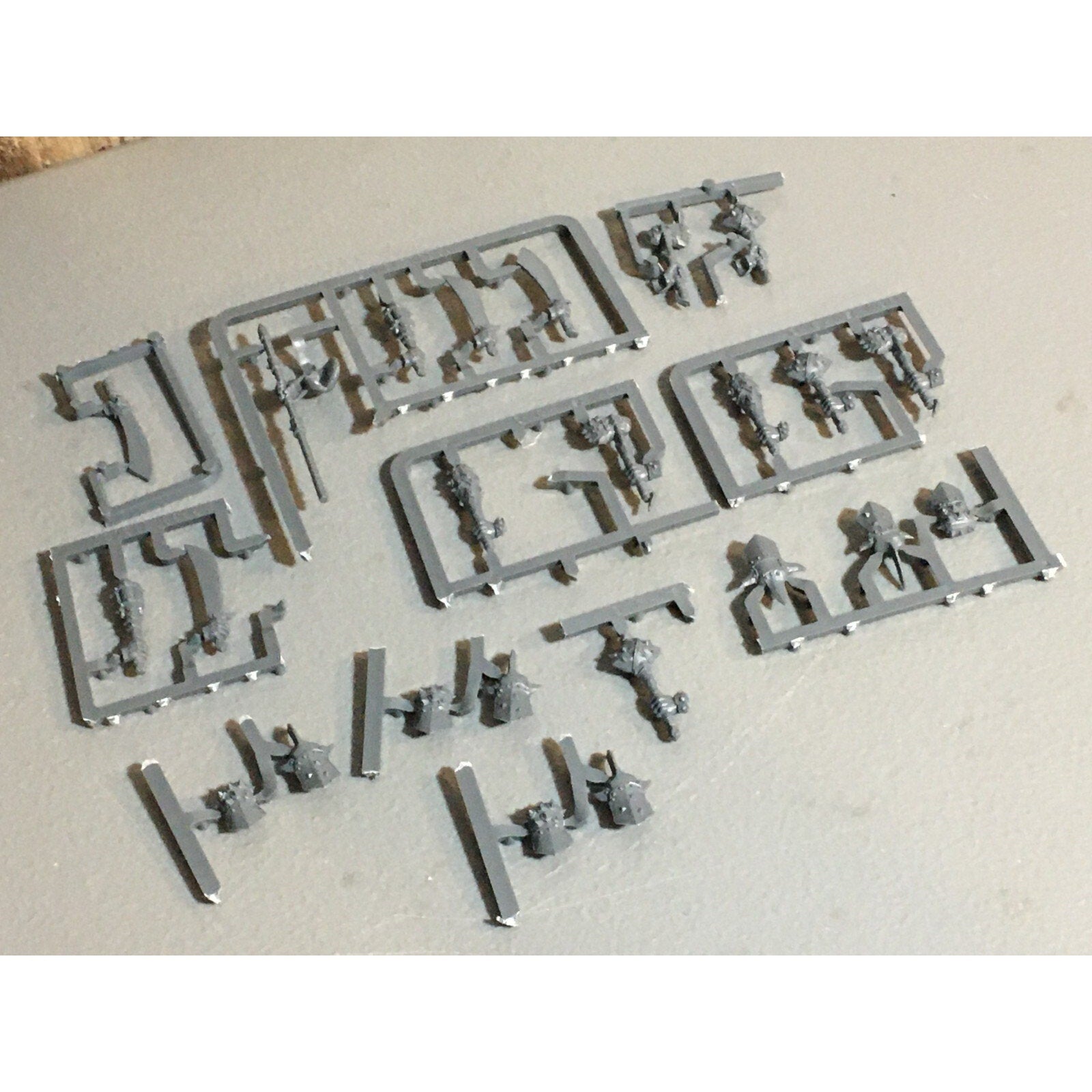 A23588 WARHAMMER AOS FANTASY OGRE KINGDOMS MAWTRIBES BITS ON SPRUE LOT HANDS GW