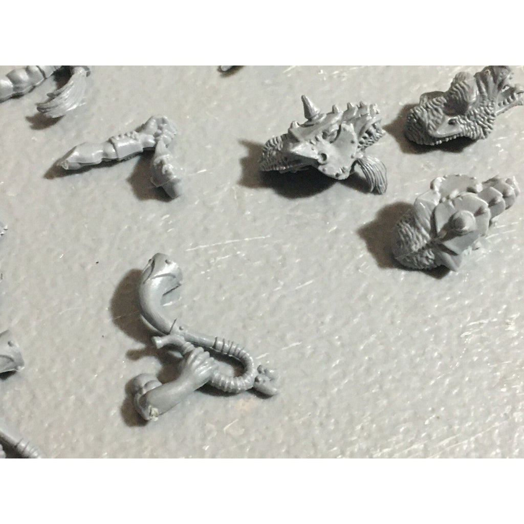 A22630 WARHAMMER FANTASY ORCS & GOBLINS BITS LOT GOBLIN WOLF RIDER ARMS GW
