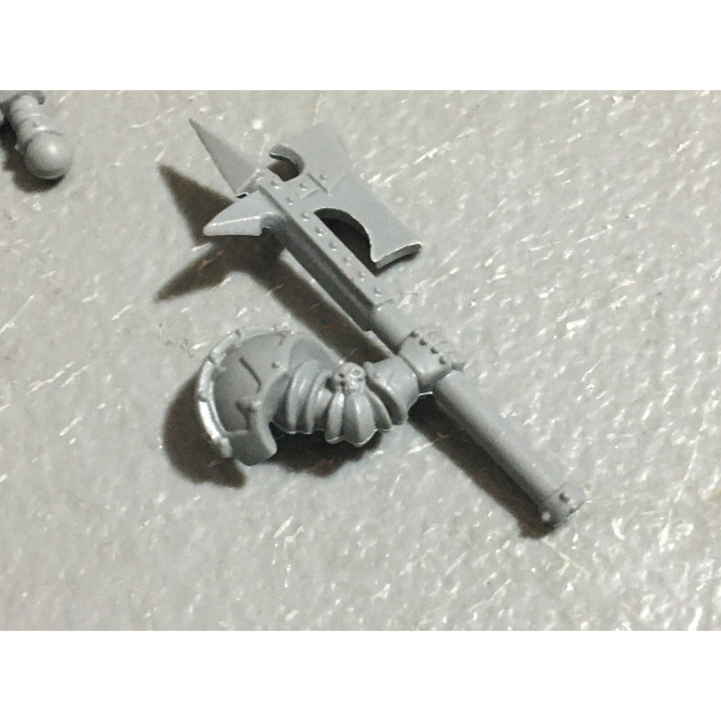 A22716 WARHAMMER FANTASY CHAOS MORTALS WARRIORS BITS LOT OOP ARMS HEADS GW