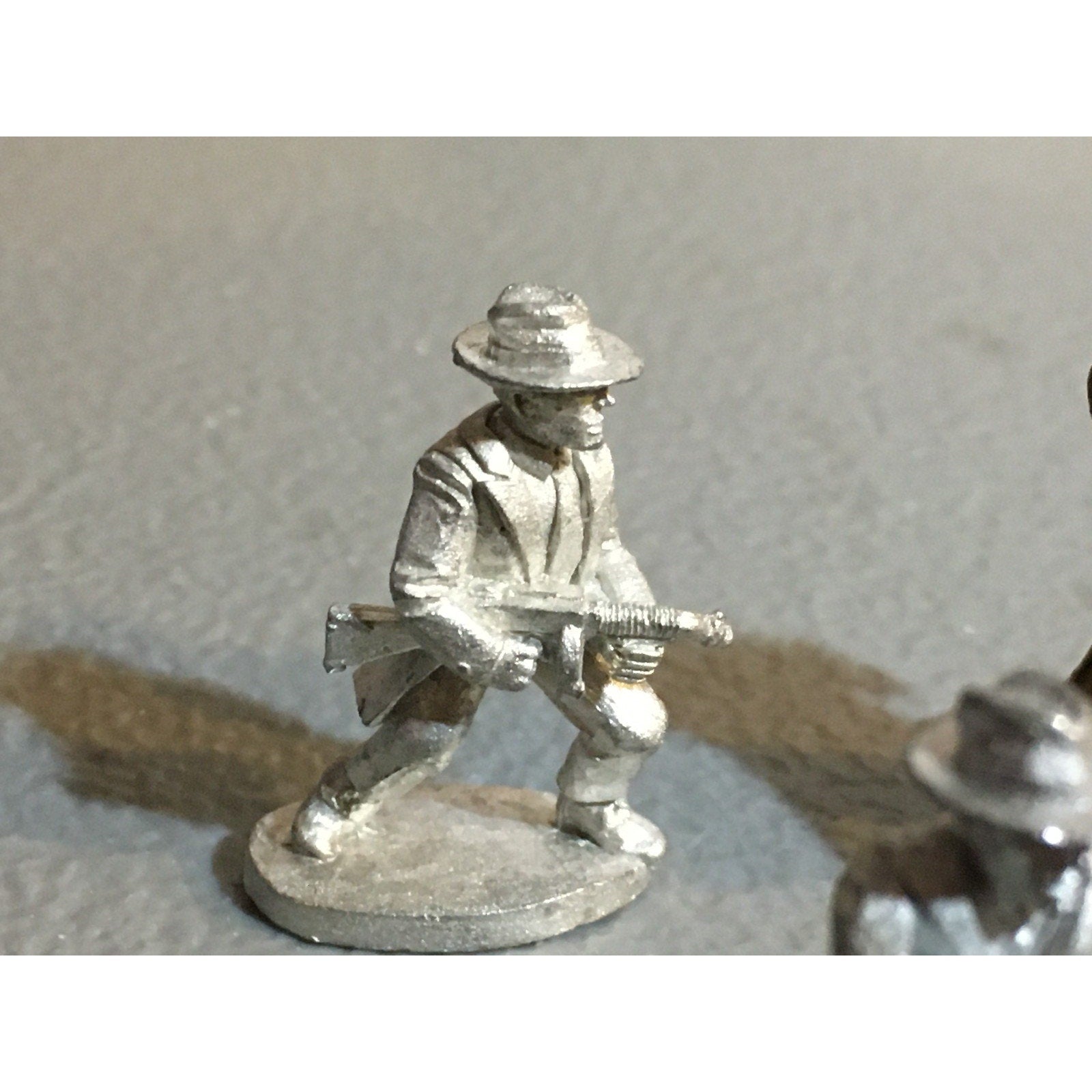 A34036 UNKNOWN METAL MINIATURES SCI-FI MODERN MIXED LOT SOLDIER CIVILIAN ROBOT