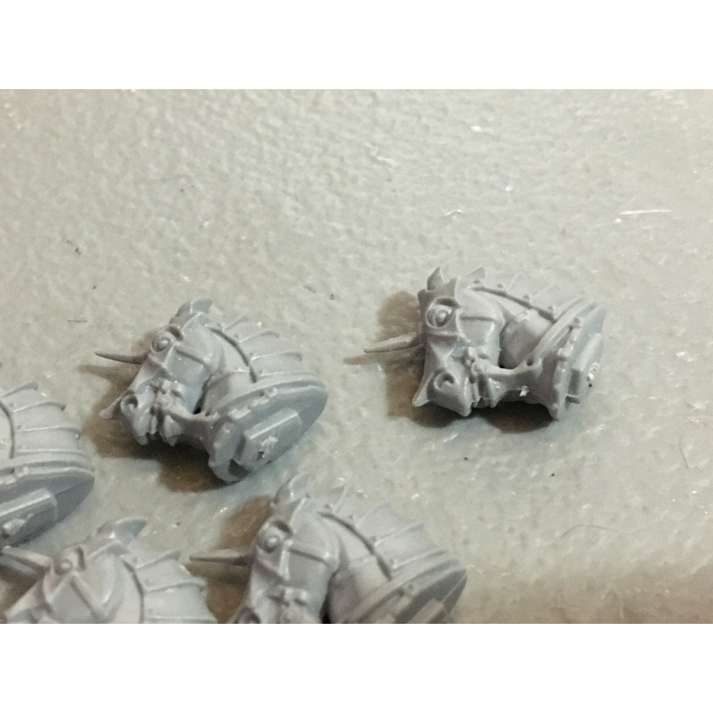A20093 WARHAMMER FANTASY THE EMPIRE HORSE BITS LOT HEADS GAMES WORKSHOP