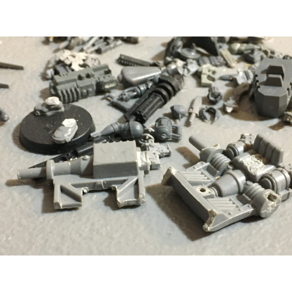 A23485 WARHAMMER 40K BITS LOT MIXED VEHICLE TANK WEAPON GAMES WORKSHOP GW