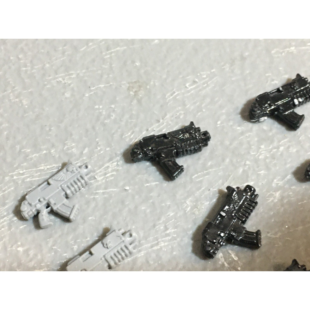 A22959 WARHAMMER 40K SPACE MARINES BITS LOT BOLTERS GAMES WORKSHOP GW
