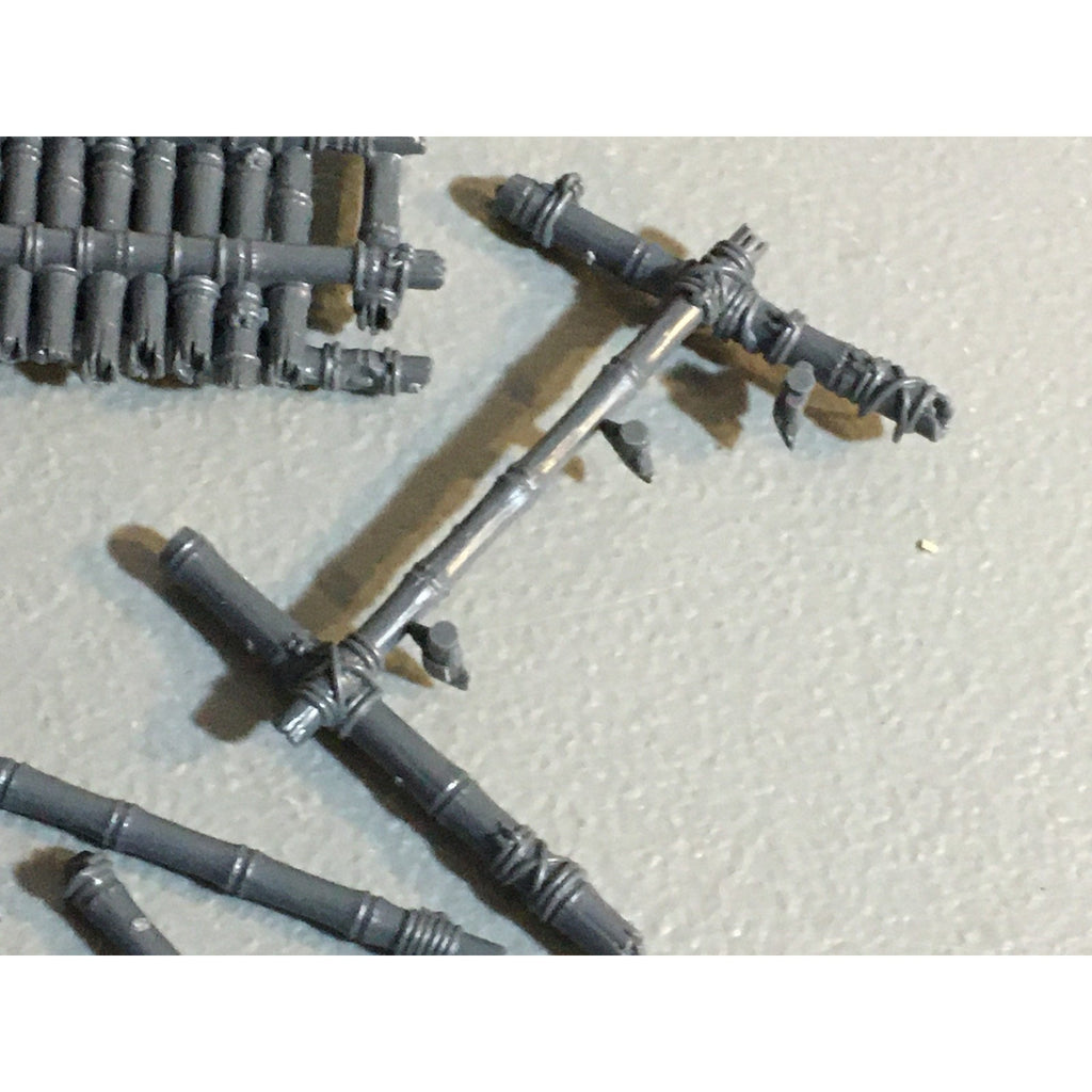 A32568 UNKNOWN MINIATURES PLASTIC BITS LOT FANTASY TERRAIN TREE BRIDGE PARTS GW
