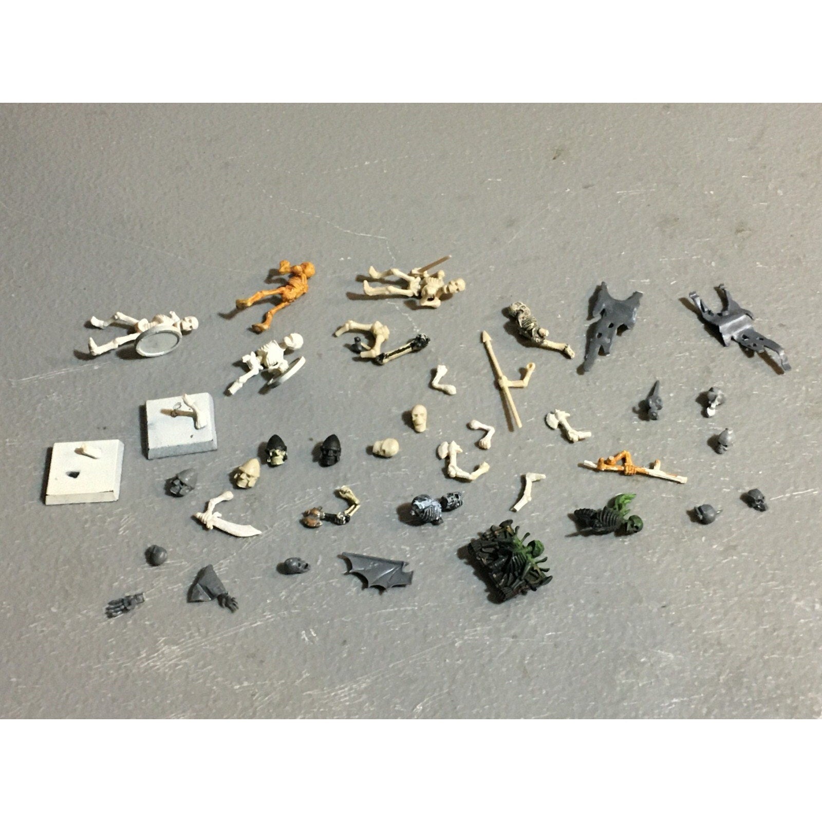 A23461 WARHAMMER FANTASY VAMPIRE COUNTS UNDEAD BITS LOT OLD SKELETONS GW