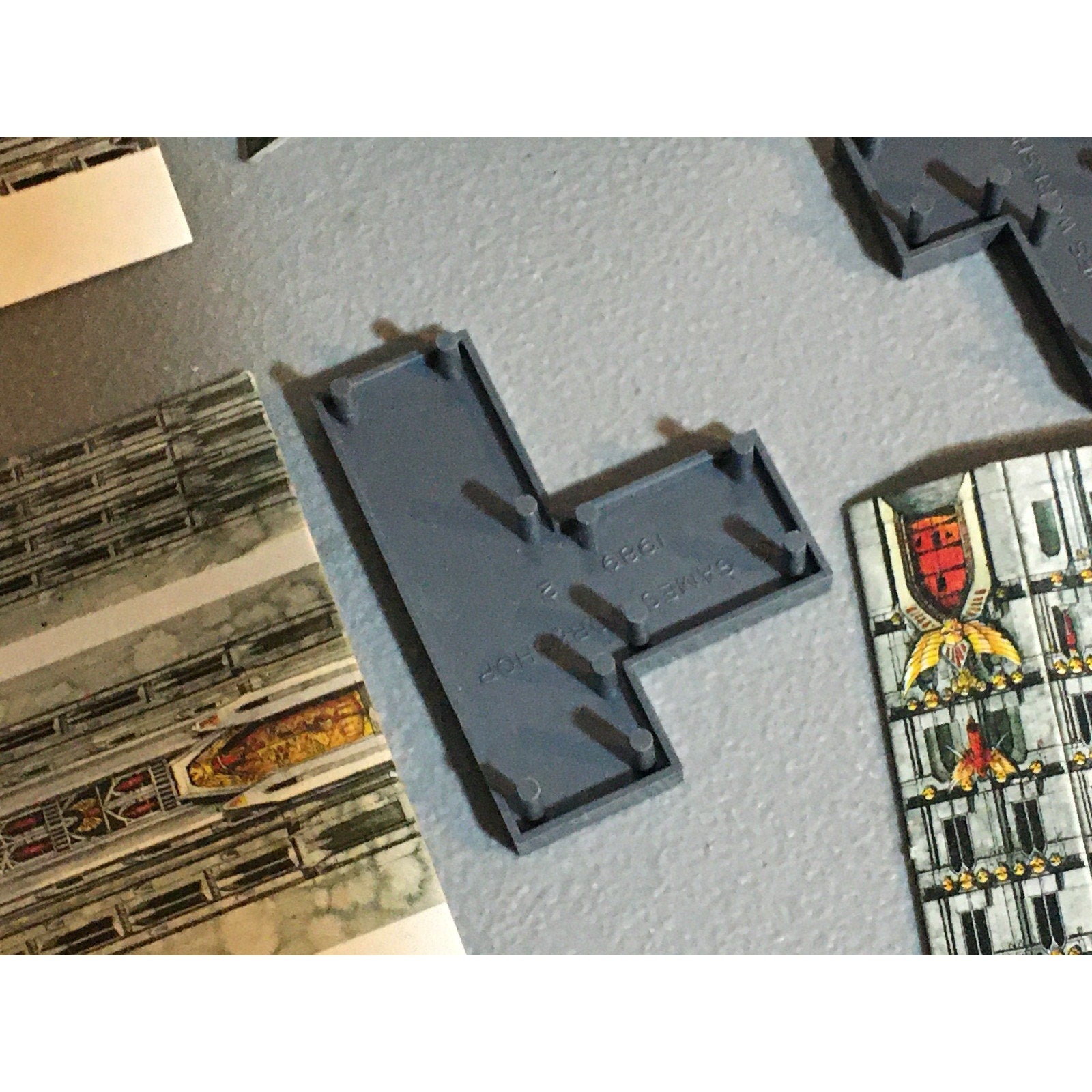 A31678 WARHAMMER EPIC 40K TERRAIN BUILDINGS PLASTIC & CARDSTOCK 4 PK