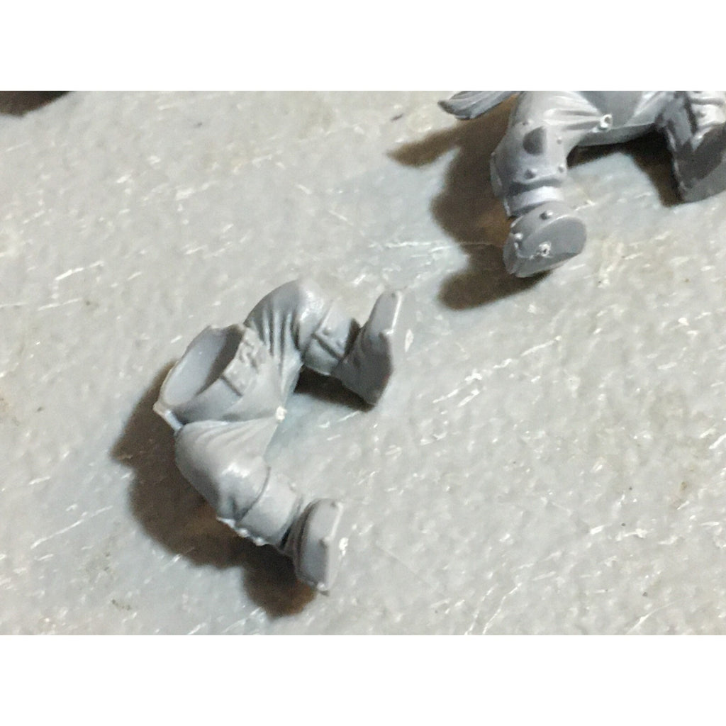 A23397 WARHAMMER FANTASY ORCS & GOBLINS BITS LOT ORC TORSOS LEGS ICONS GW