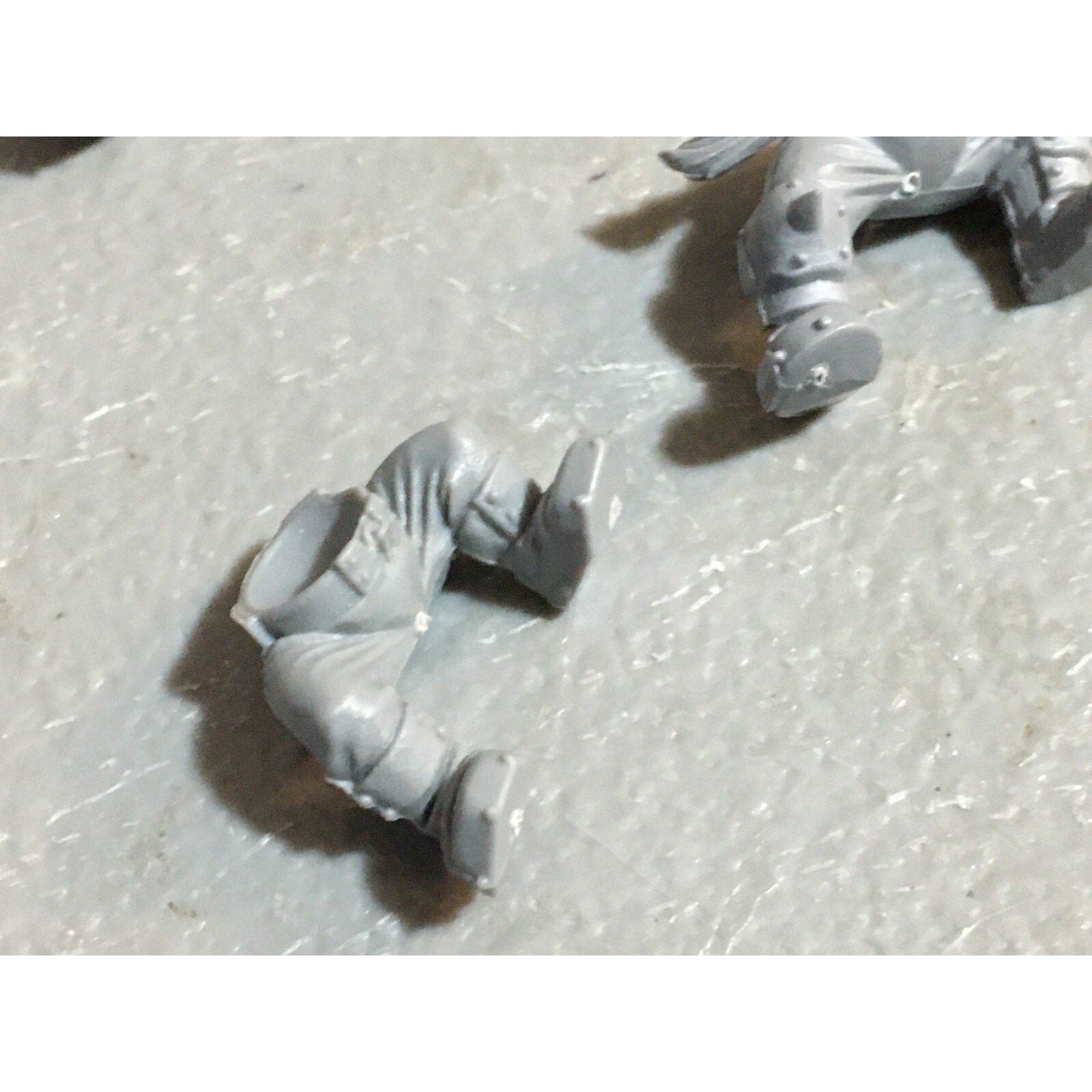 A23397 WARHAMMER FANTASY ORCS & GOBLINS BITS LOT ORC TORSOS LEGS ICONS GW