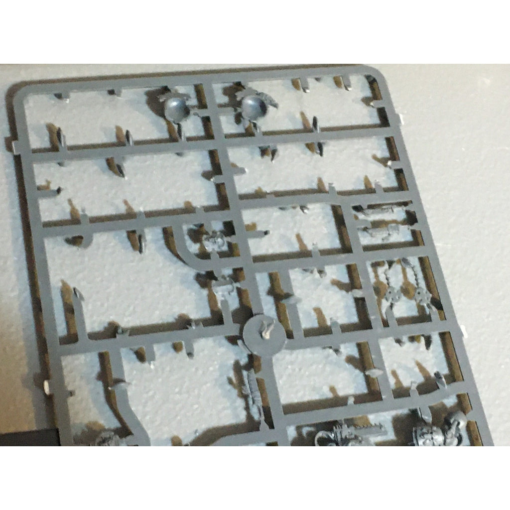 A33681 WARHAMMER 40K SPACE MARINES WOLVES BITS SPRUE LOT TERMINATOR GW