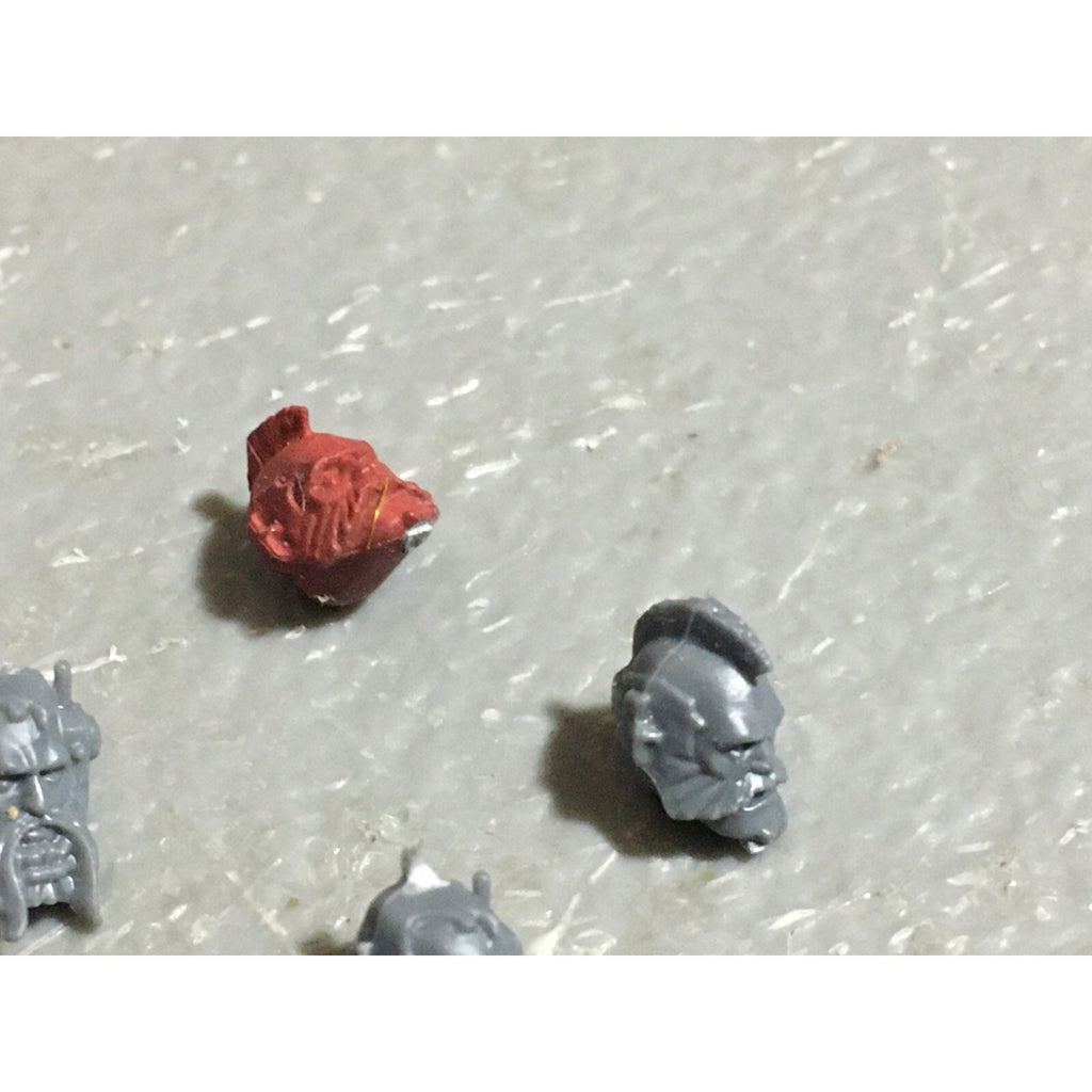 A22552 WARHAMMER 40K SPACE MARINES WOLVES BITS LOT SCOUT HEADS GAMES WORKSHOP GW