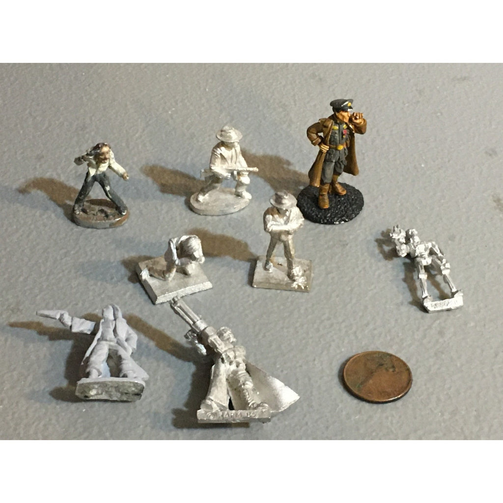 A34036 UNKNOWN METAL MINIATURES SCI-FI MODERN MIXED LOT SOLDIER CIVILIAN ROBOT