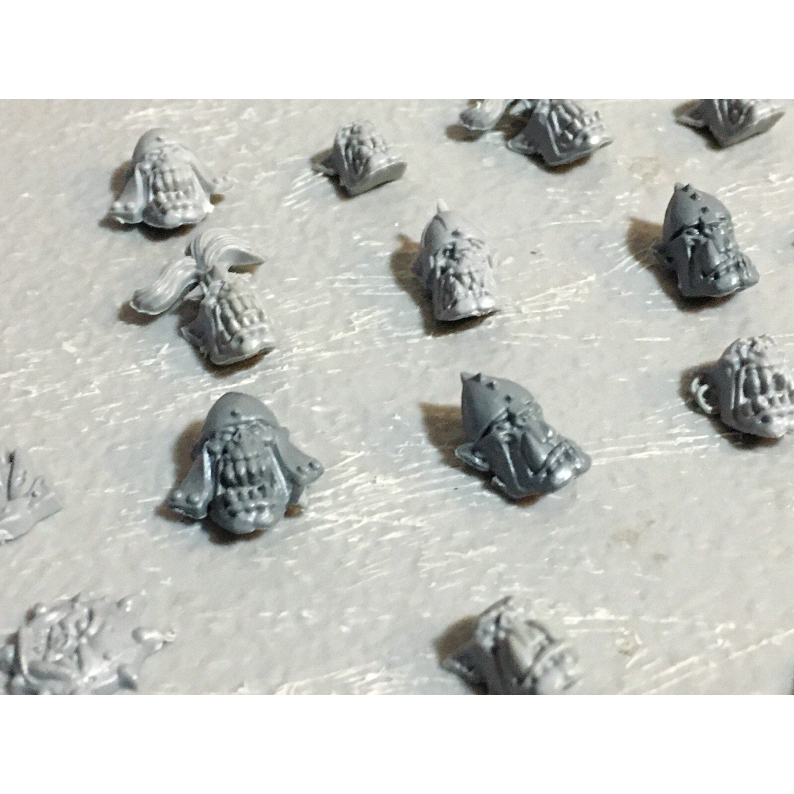 A23396 WARHAMMER FANTASY ORCS & GOBLINS BITS LOT ORC SHIELDS HEADS ICONS GW
