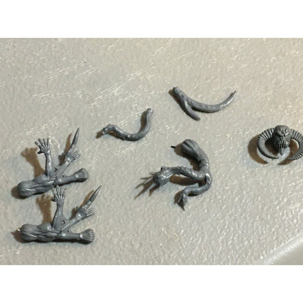 A23219 WARHAMMER FANTASY CHAOS MORTALS BITS LOT SPAWN & PRINCE HEAD GW