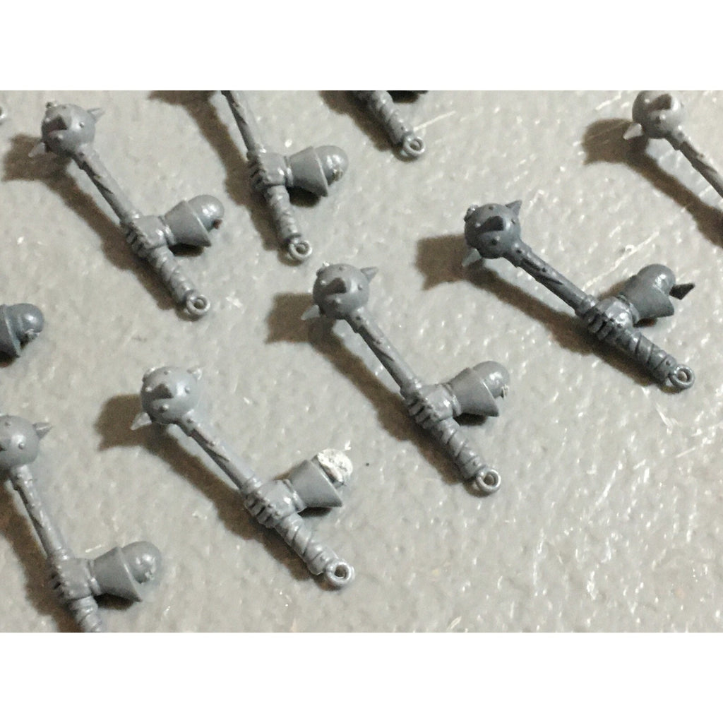 A22217 WARHAMMER FANTASY CHAOS MORTALS BITS LOT MACE HANDS GAMES WORKSHOP