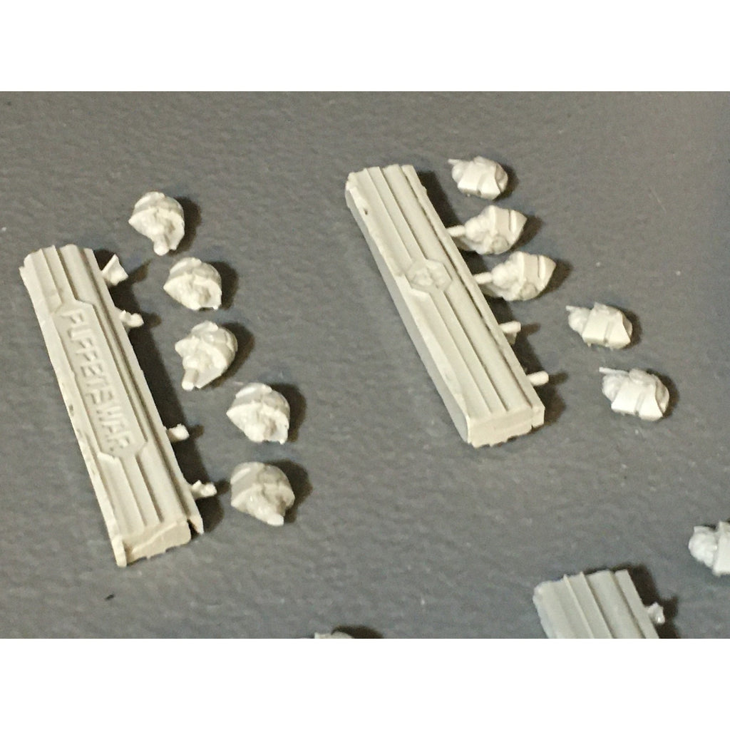 A32538 PUPPETSWAR MINIATURES PLASTIC FANTASY KNIGHTS HEADS BITS PACK LOT