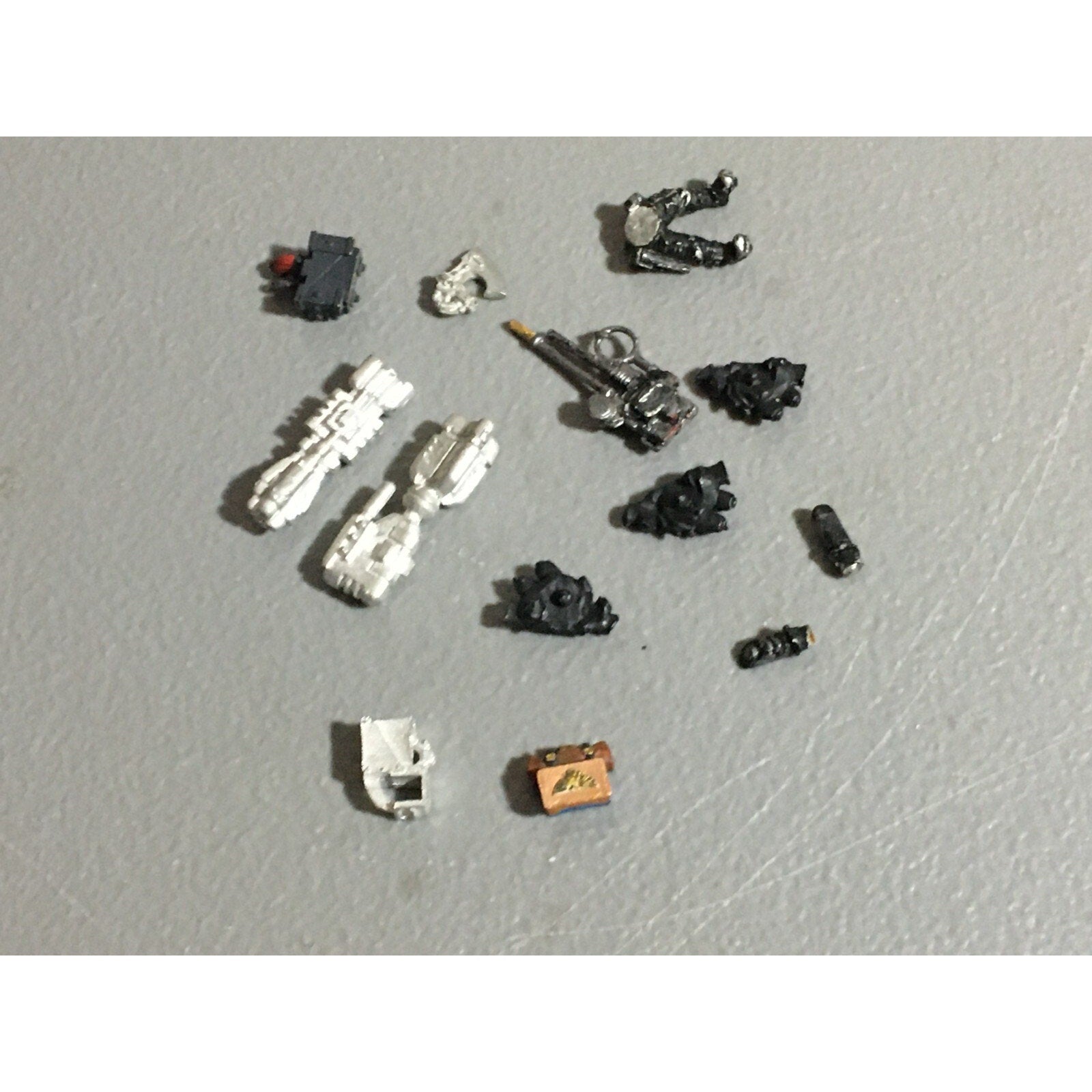A22406 WARHAMMER 40K MIXED METAL BITS LOT IMPERIAL GUARD GAMES WORKSHOP GW