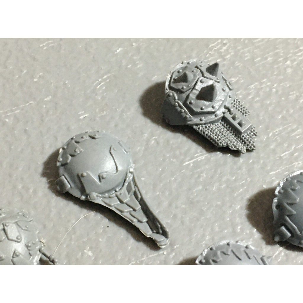A22583 WARHAMMER FANTASY OGRE KINGDOMS BITS LOT GUT PLATES GAMES WORKSHOP GW