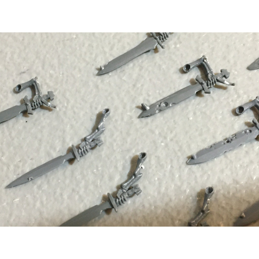A23416 WARHAMMER FANTASY VAMPIRE COUNTS BITS LOT SKELETON WIGHT SWORD ARMS GW