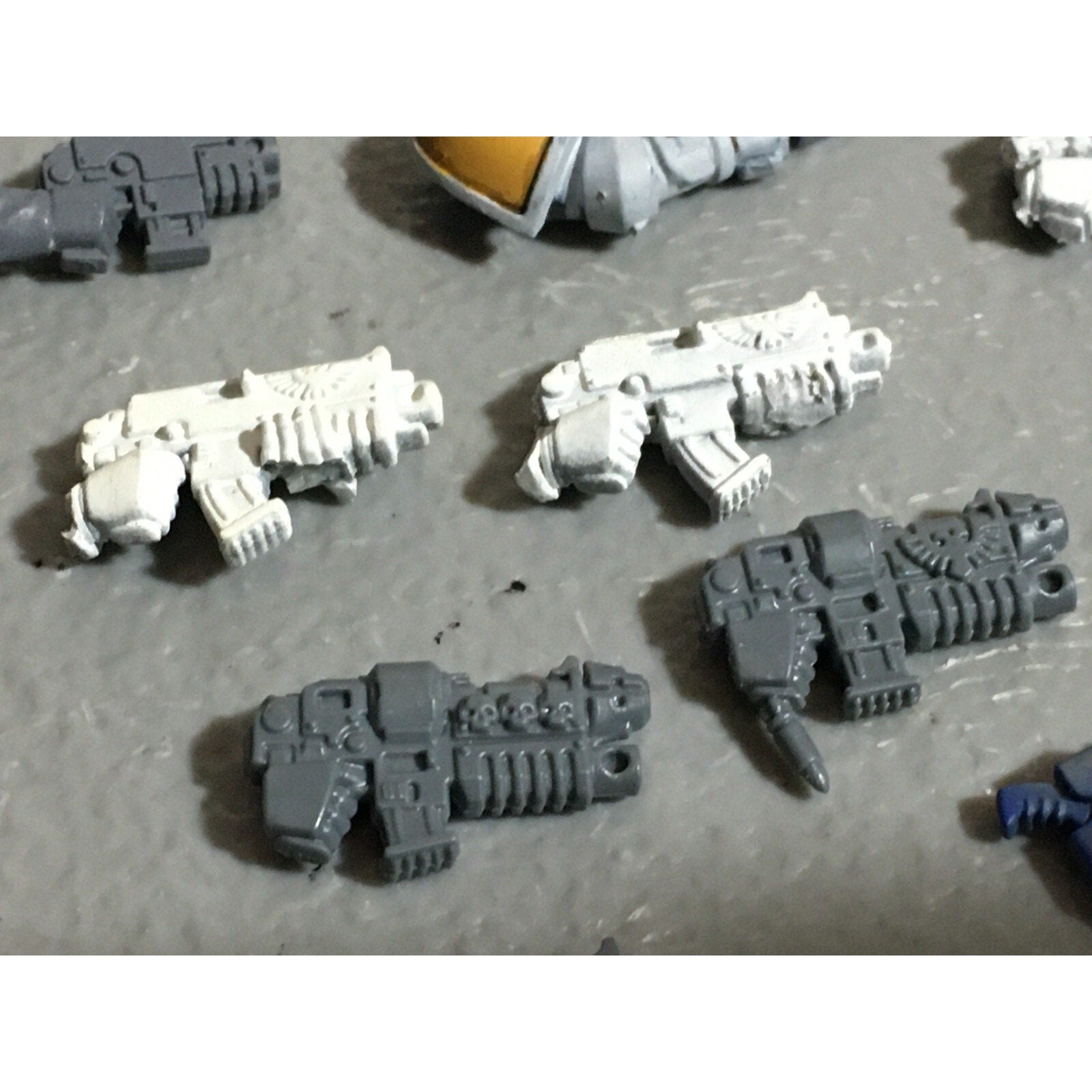 A22267 WARHAMMER 40K SPACE MARINES BITS LOT BOLTERS ARMS GAMES WORKSHOP GW