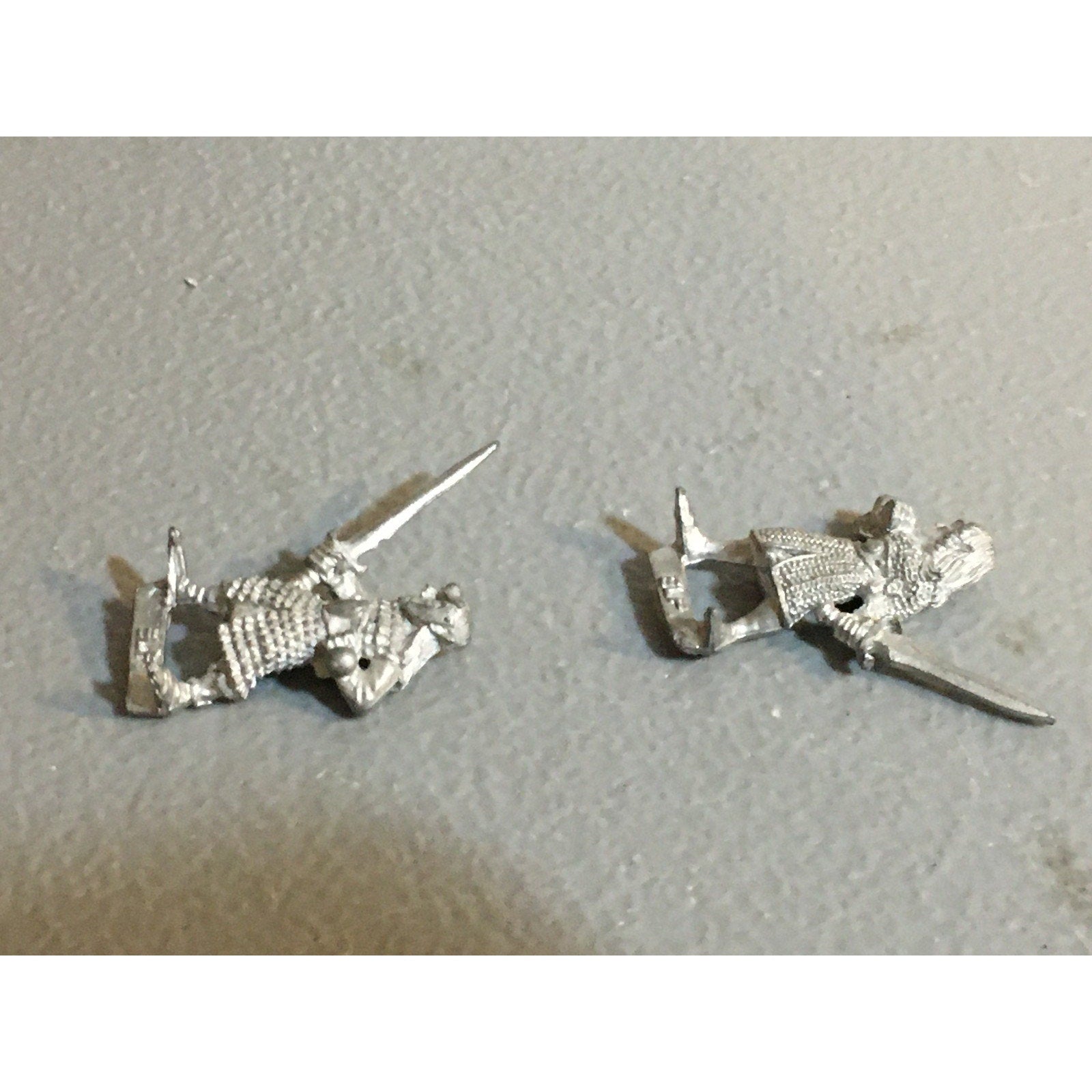 A33783 WARHAMMER CITADEL FANTASY WOOD ELVES METAL 1987 2 PK SWORD GW