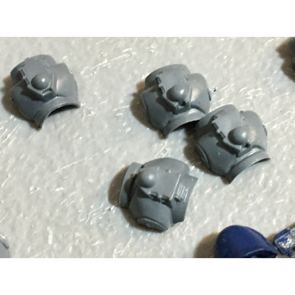 A23159 WARHAMMER 40K SPACE MARINES BITS LOT TORSOS SPECIALS GAMES WORKSHOP GW