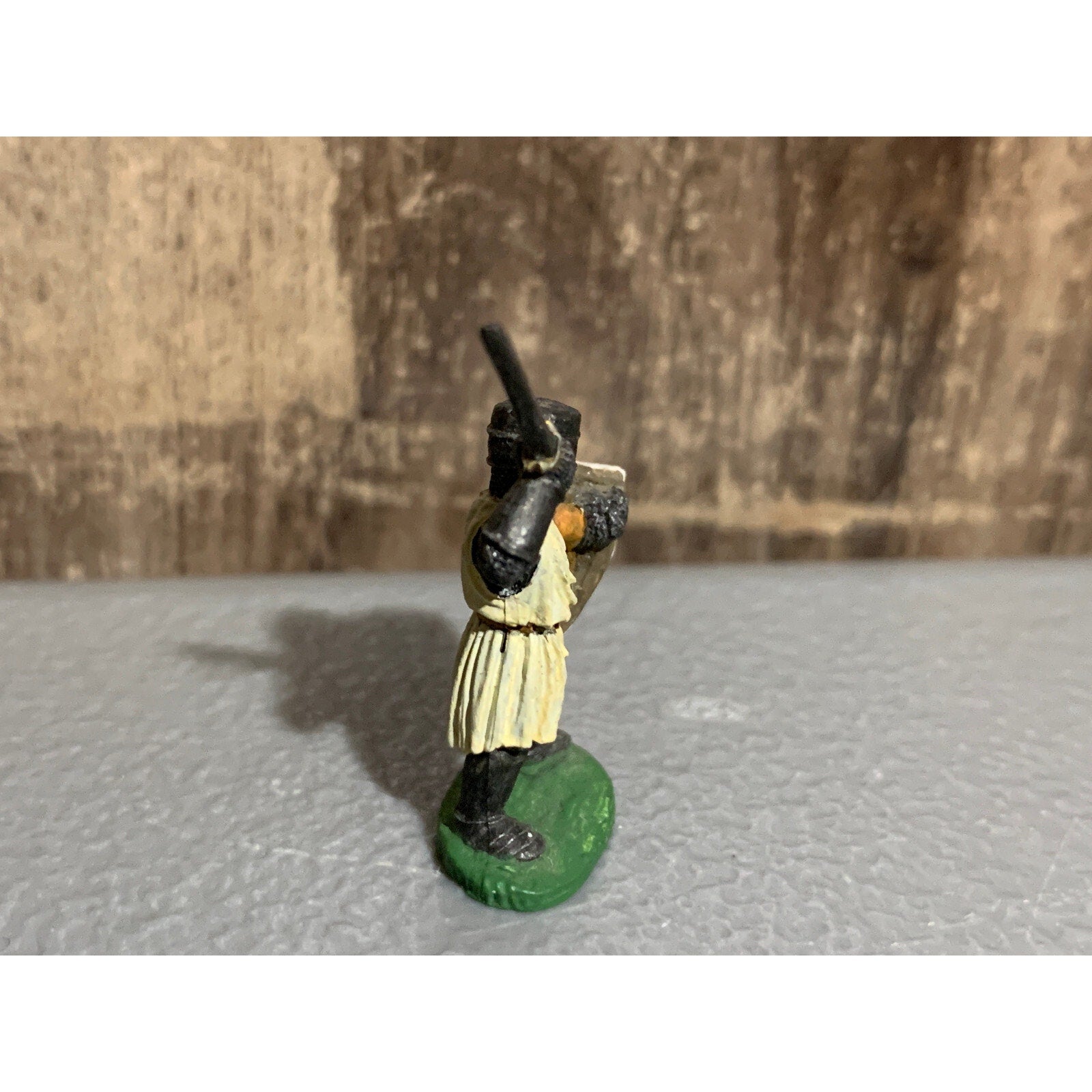 A10015 RAL PARTHA METAL OOP AVALON MAN AT ARMS SWORD RAISED FULL HELM PAINTED