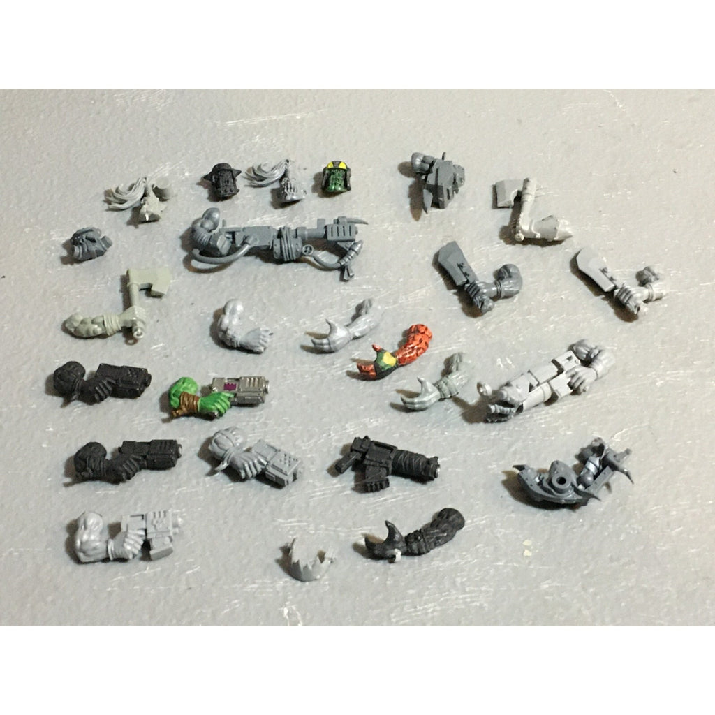 A23239 WARHAMMER 40K SPACE ORKS BITS LOT ARMS HEADS GAMES WORKSHOP GW