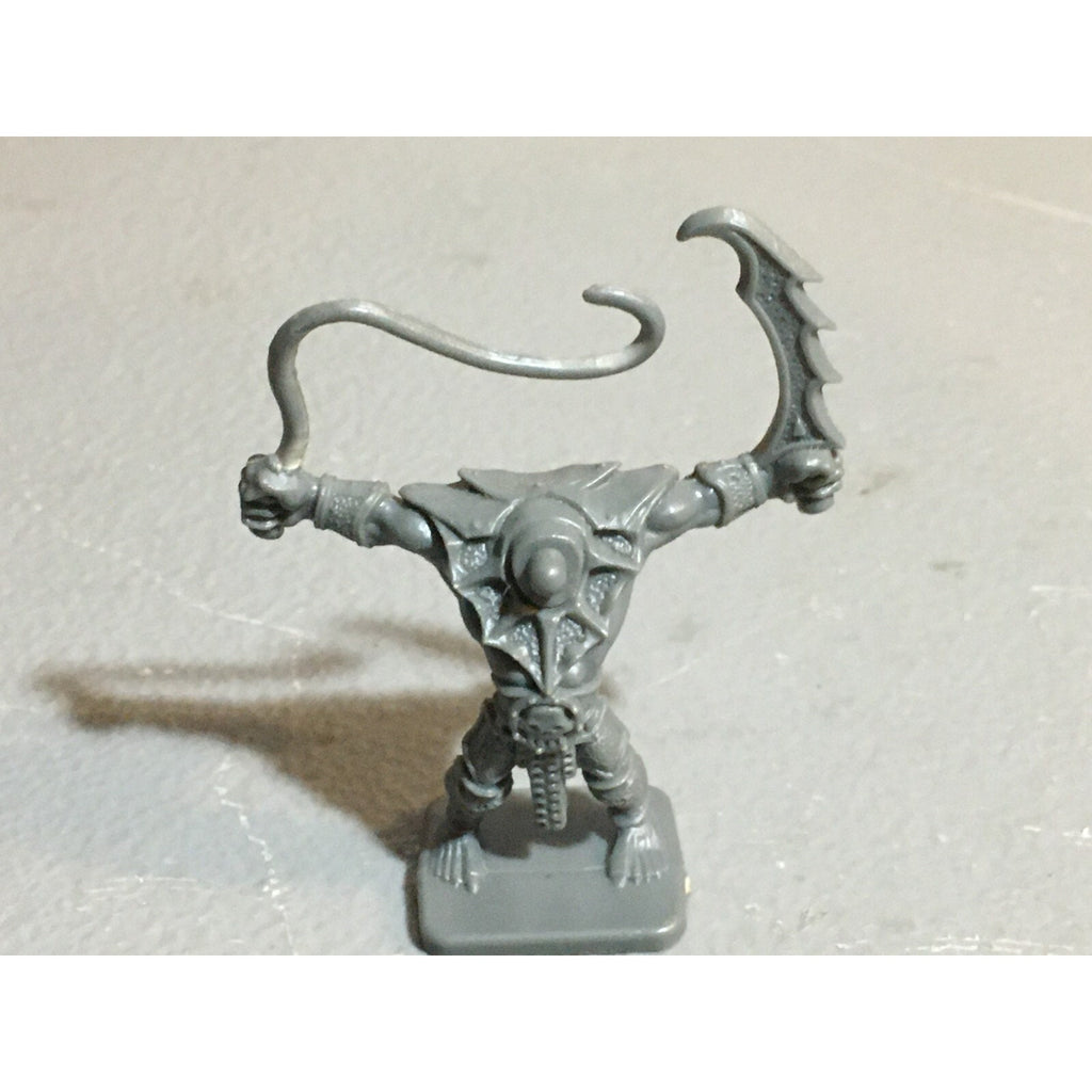 A23496 WARHAMMER HEROQUEST GARGOYLE BLOODTHIRSTER MISSING HEAD & WINGS GW