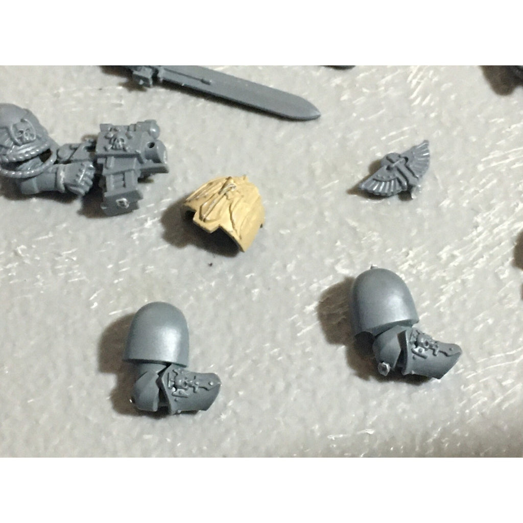 A22272 WARHAMMER 40K SPACE MARINES DARK ANGELS BITS LOT MIXED GAMES WORKSHOP GW