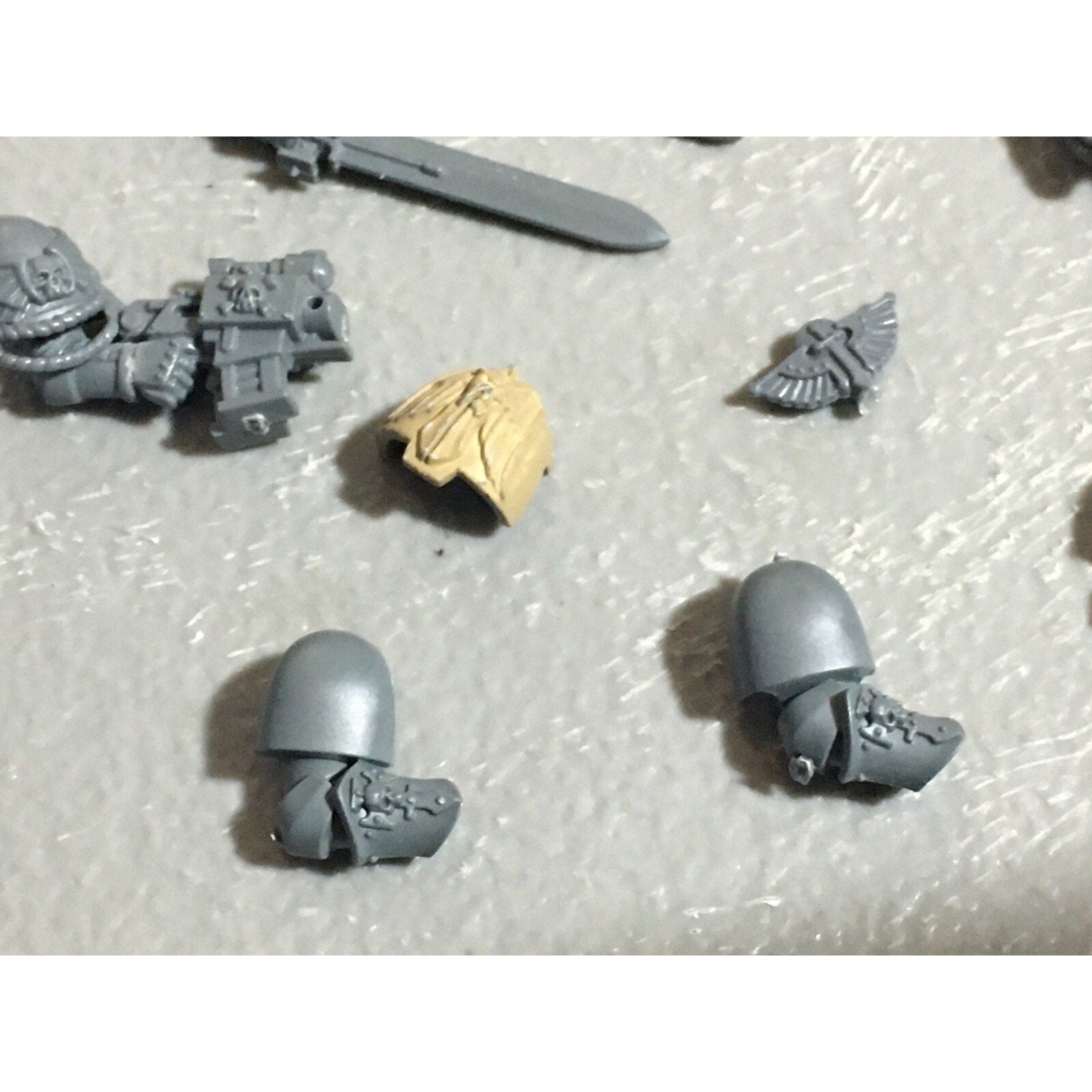 A22272 WARHAMMER 40K SPACE MARINES DARK ANGELS BITS LOT MIXED GAMES WORKSHOP GW