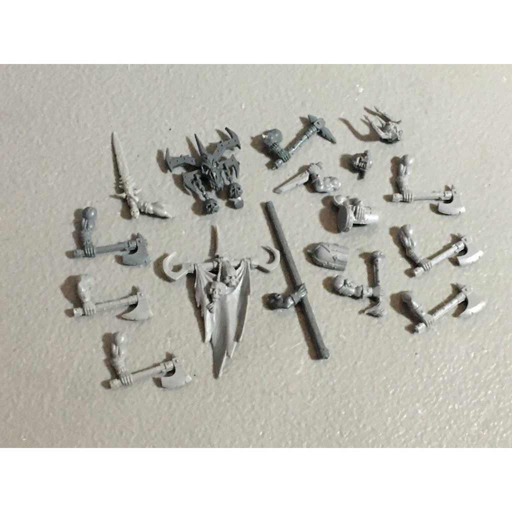 A22186 WARHAMMER FANTASY CHAOS MORTALS BITS LOT MIXED MARAUDER COMMAND & ARMS GW