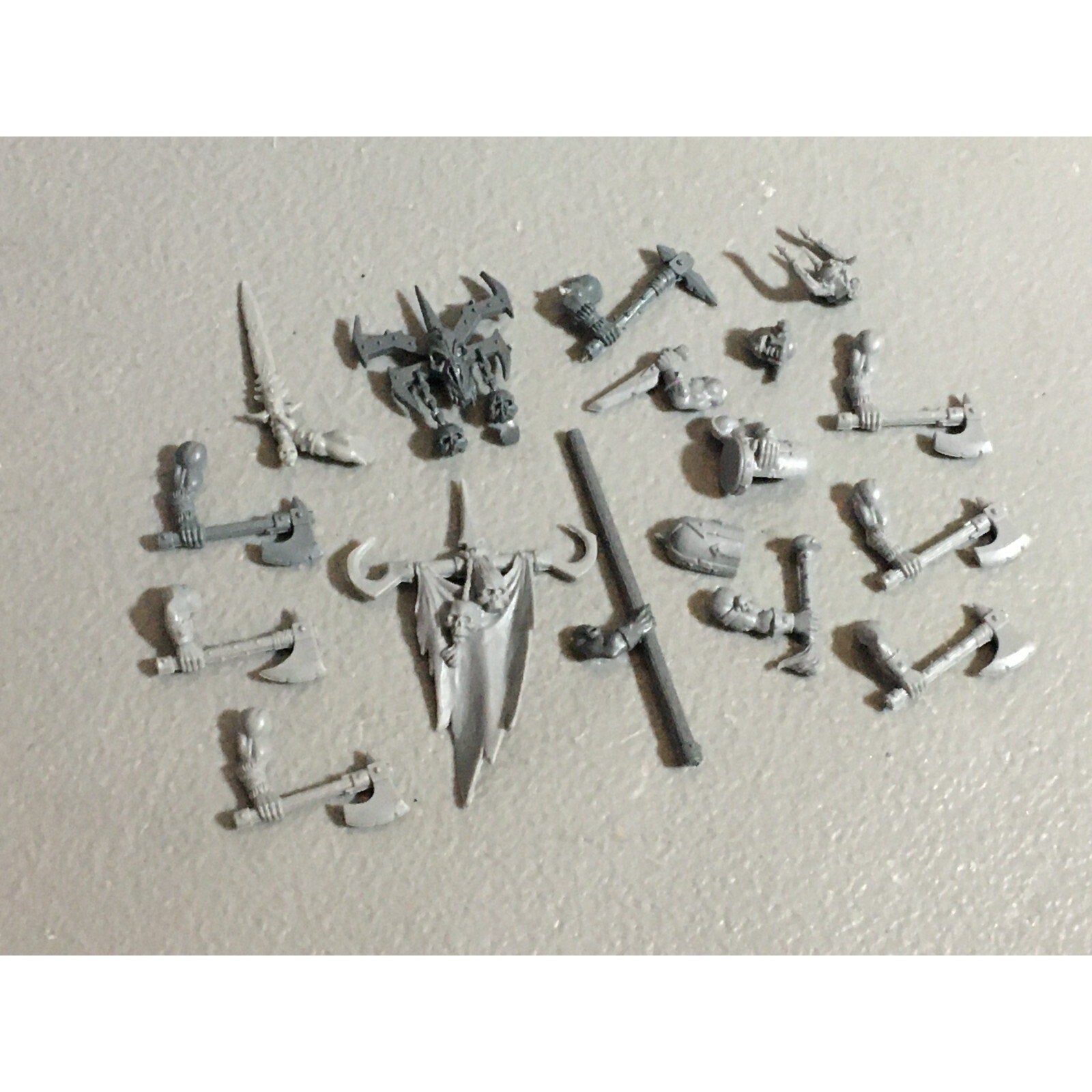 A22186 WARHAMMER FANTASY CHAOS MORTALS BITS LOT MIXED MARAUDER COMMAND & ARMS GW