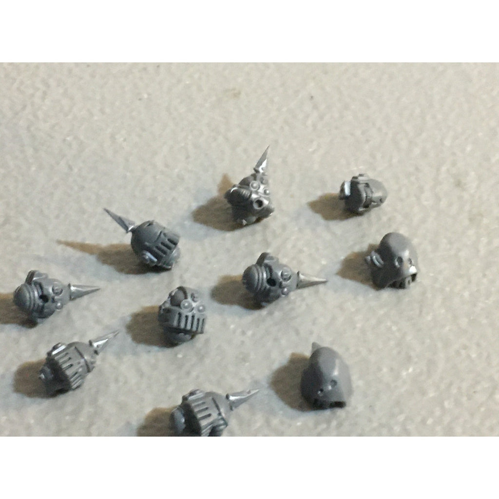 A31438 WARHAMMER 40K DEATH GUARD BITS LOT HEAD MUTATED SPIKE GW CHAOS MARINES