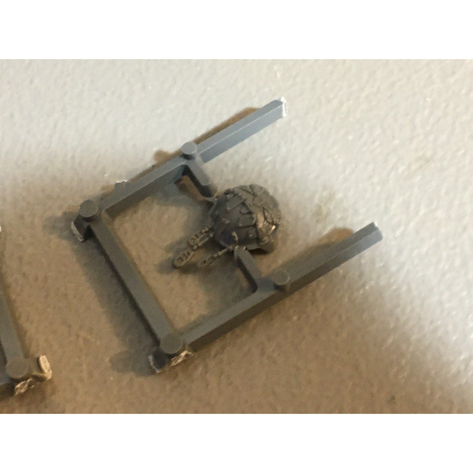 A23587 WARHAMMER AOS FANTASY OGRE KINGDOMS MAWTRIBES BITS ON SPRUE LOT HEAD PLAT